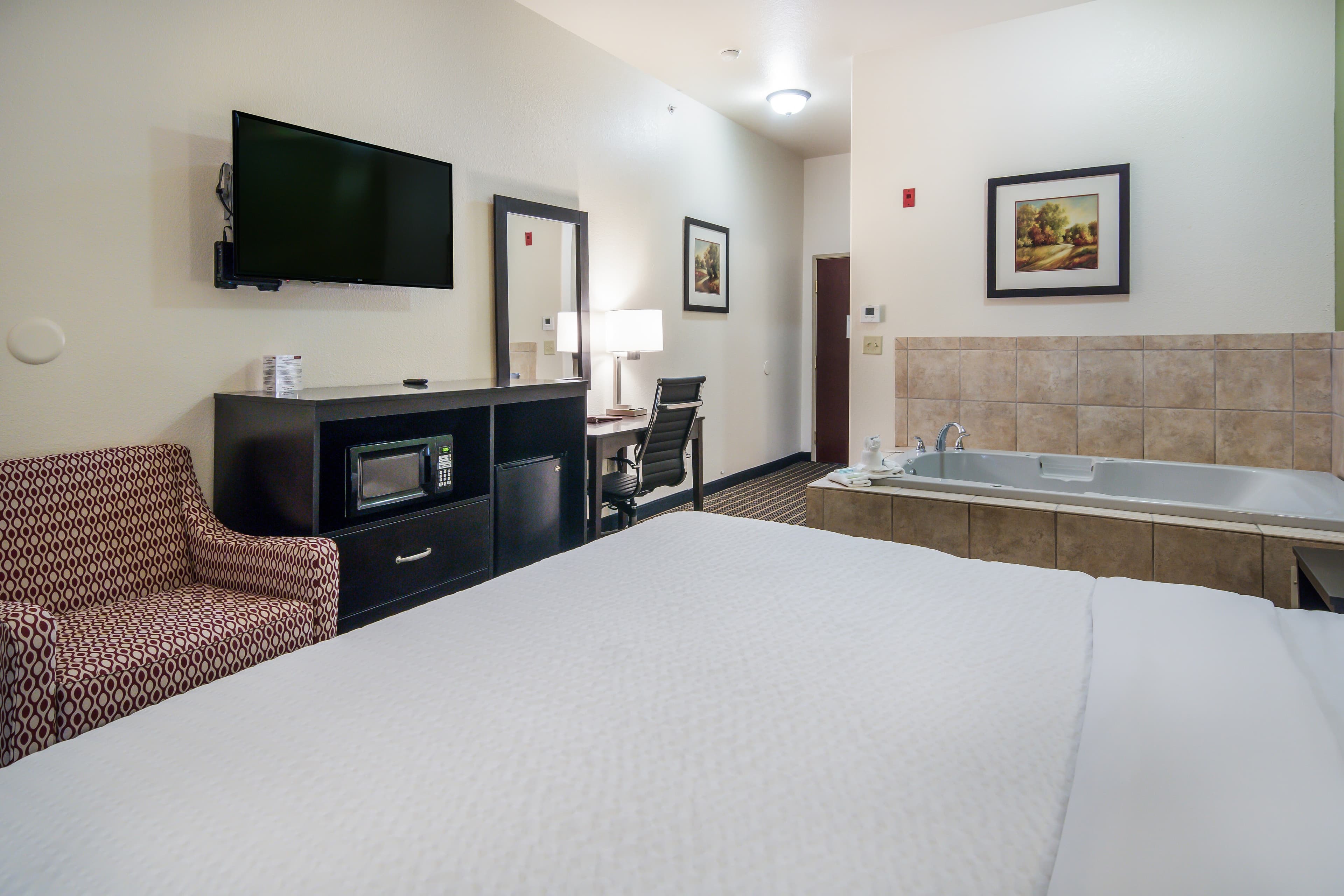 Clarion Inn & Suites Weatherford South — 26