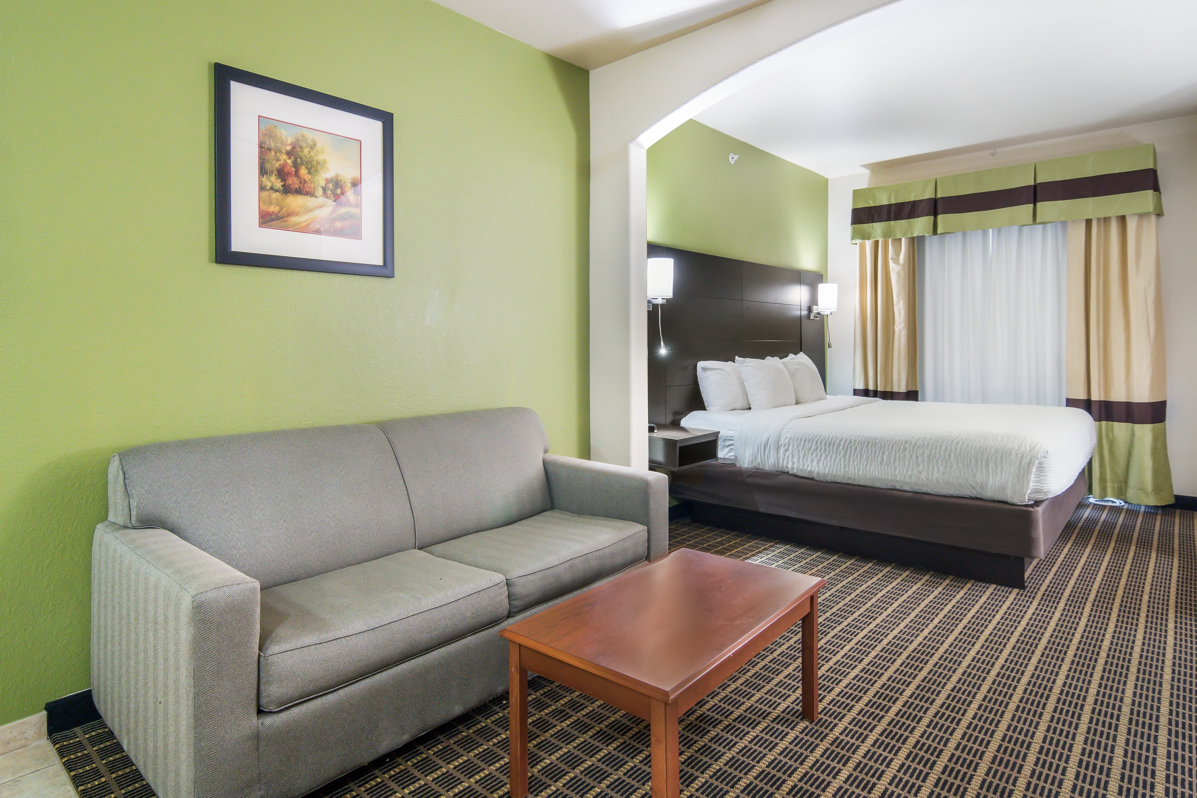 Clarion Inn & Suites Weatherford South — 7