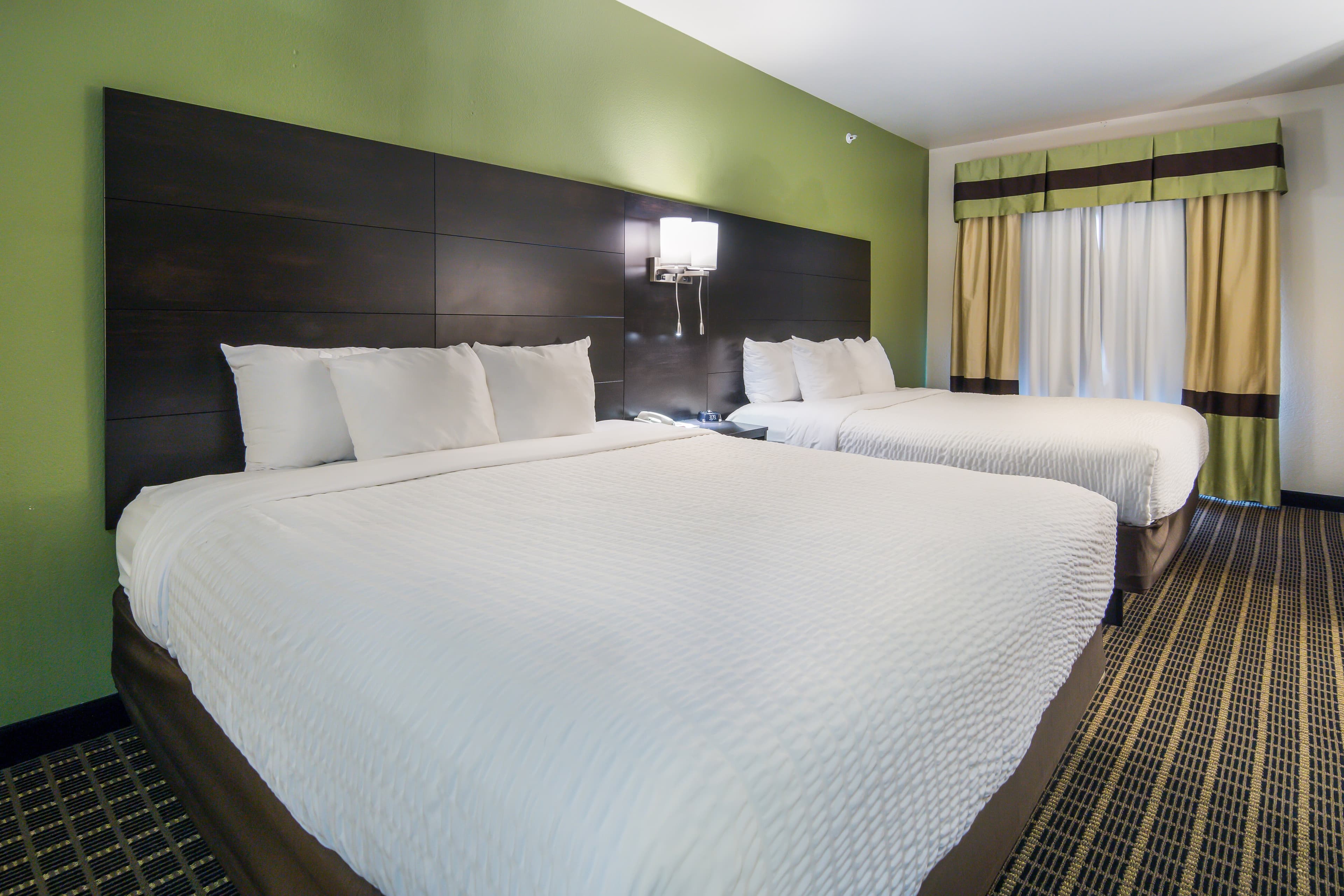 Clarion Inn & Suites Weatherford South — 10