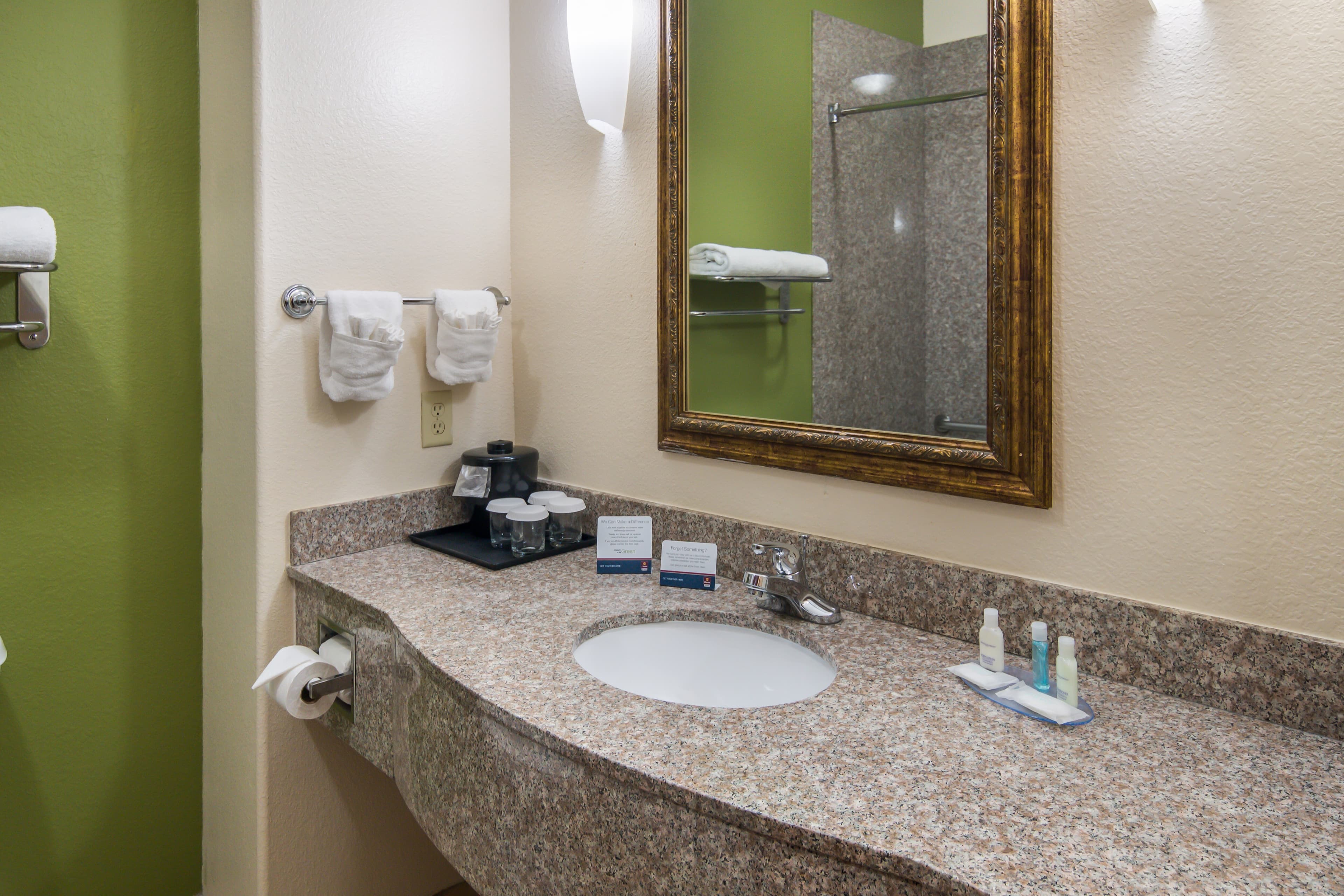 Clarion Inn & Suites Weatherford South - Image 5