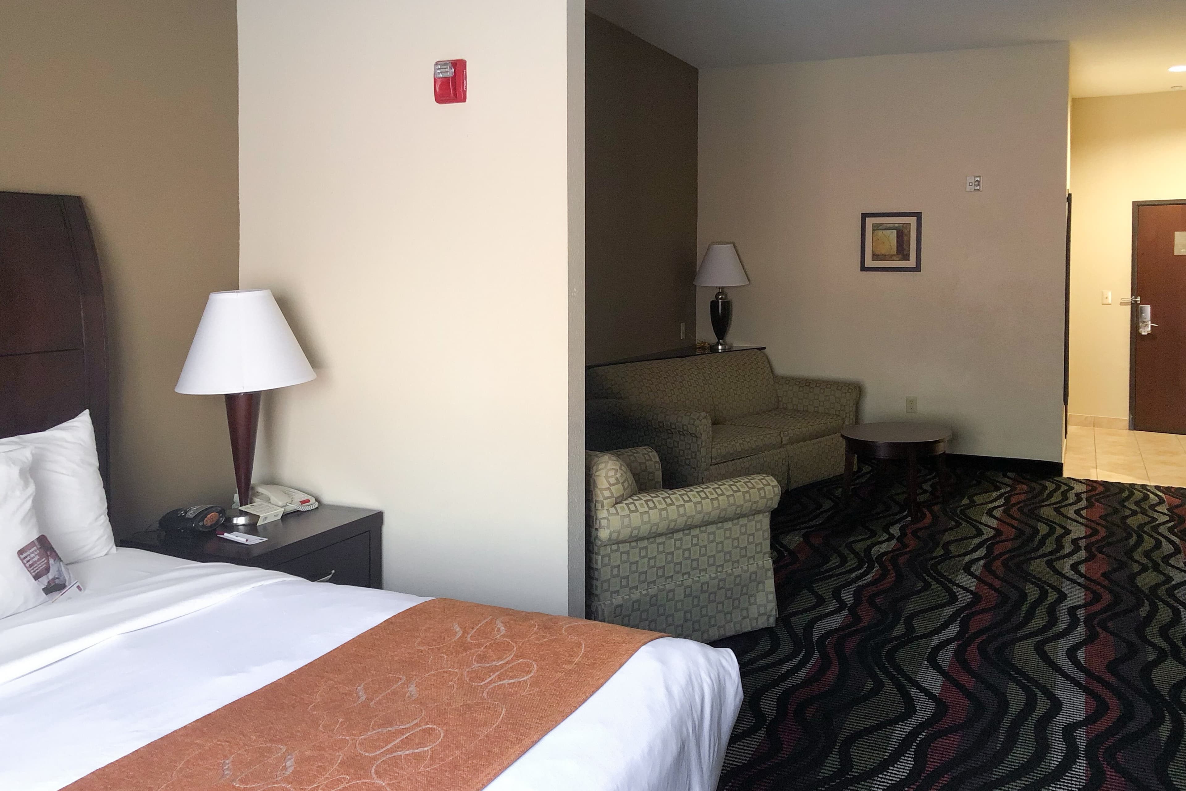 Comfort Suites Beaumont I-10 - Image 2