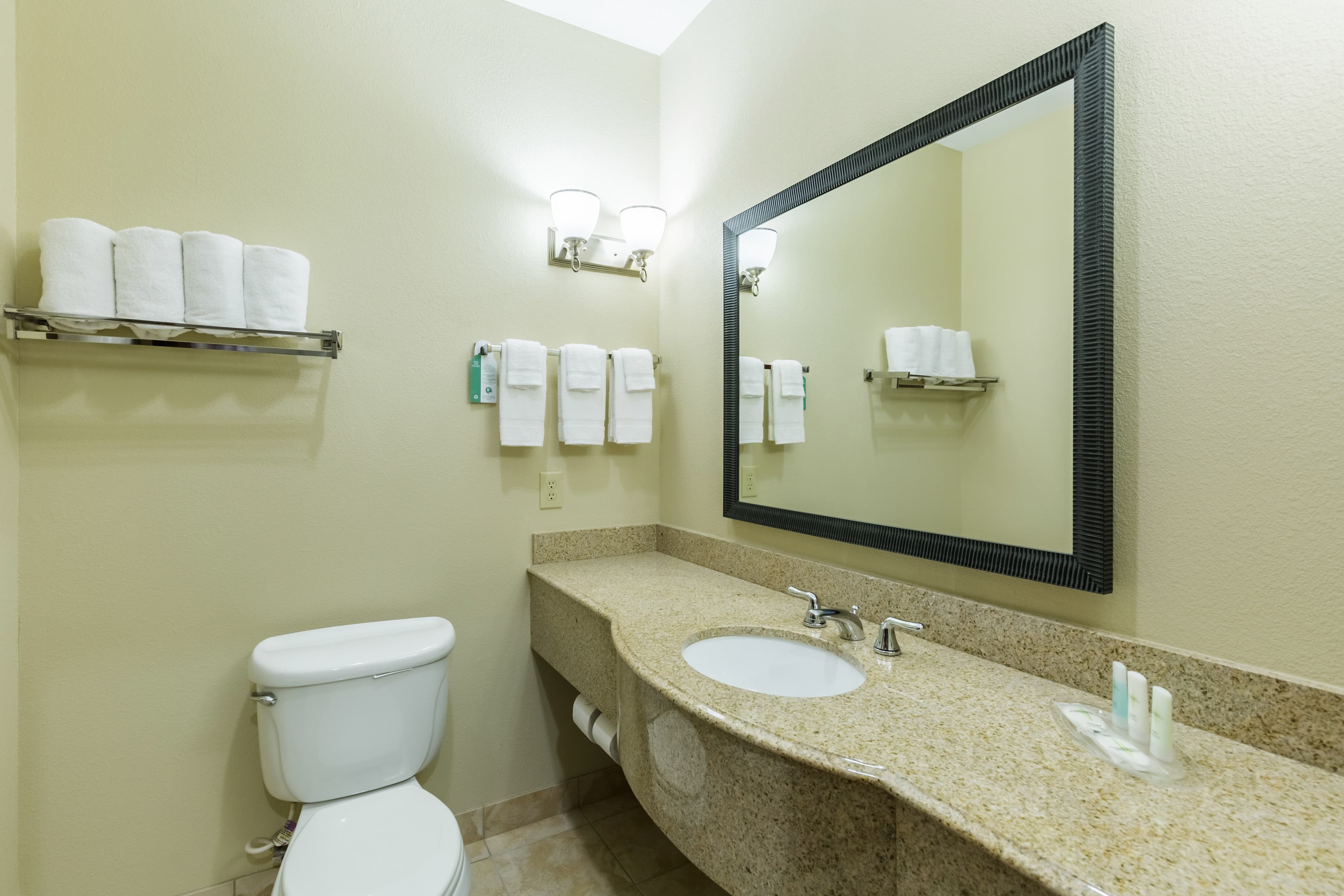 Comfort Suites Beaumont I-10 — 24