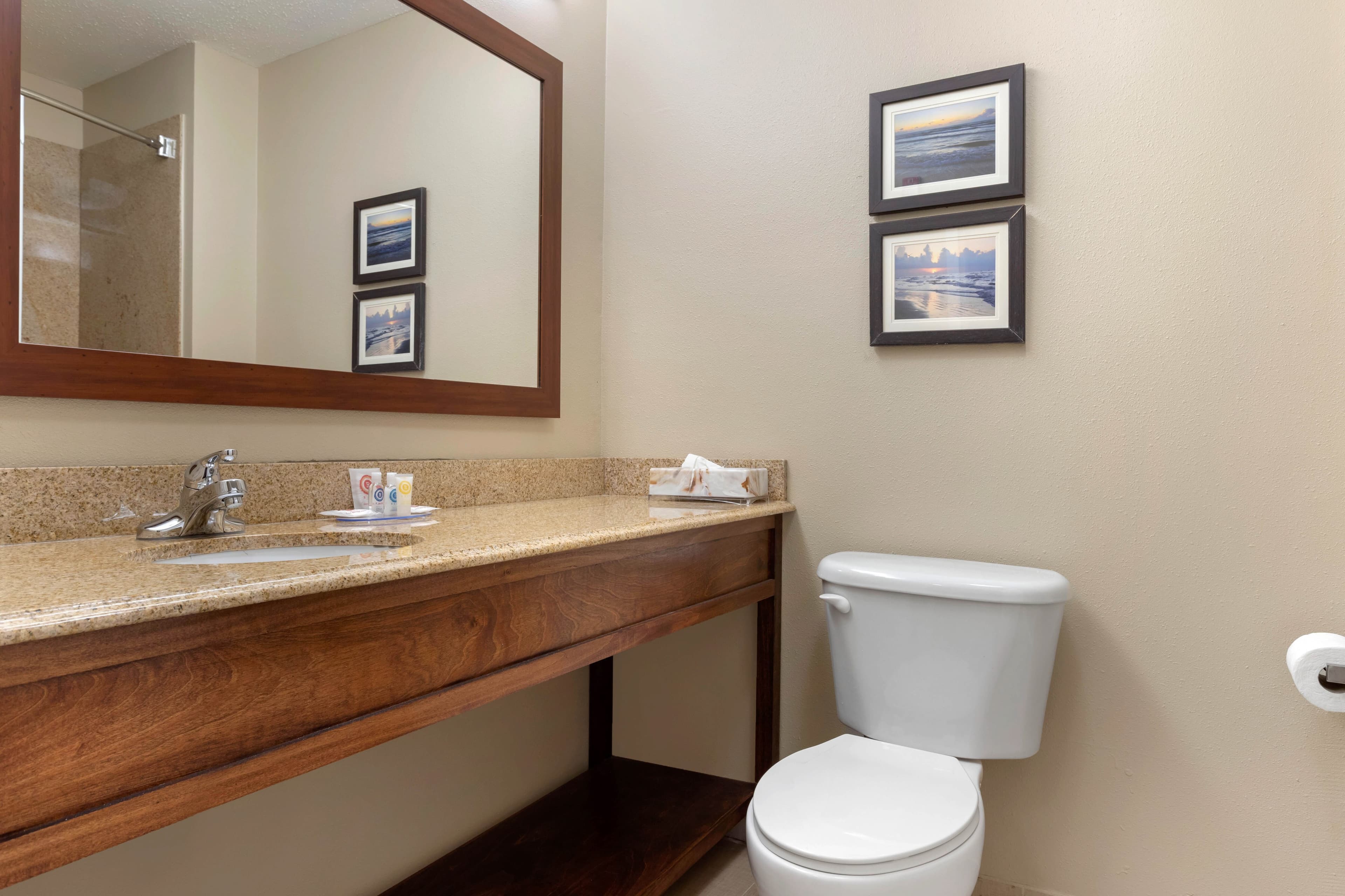 Comfort Inn & Suites Port Arthur-Port Neches — 7