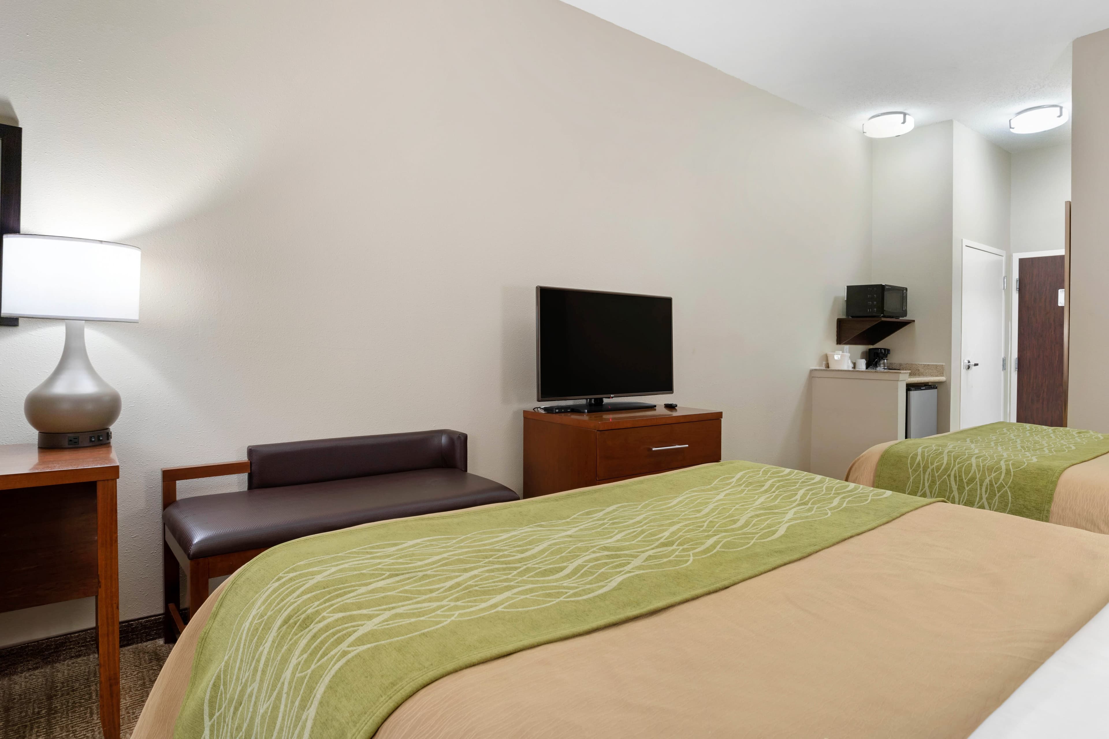 Comfort Inn & Suites Port Arthur-Port Neches - Image 4