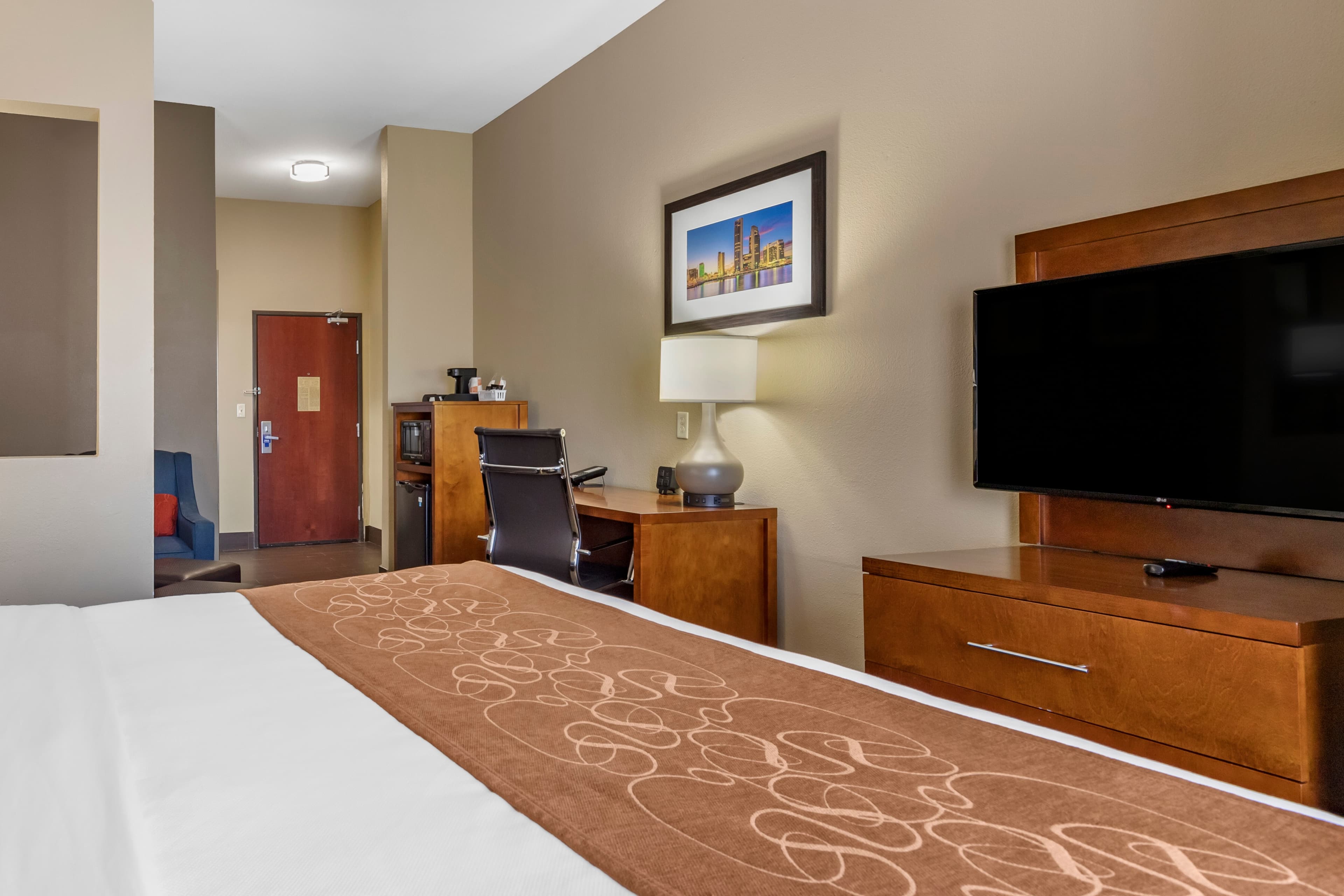 Comfort Suites Near Texas A&M - Corpus Christi - Image 4