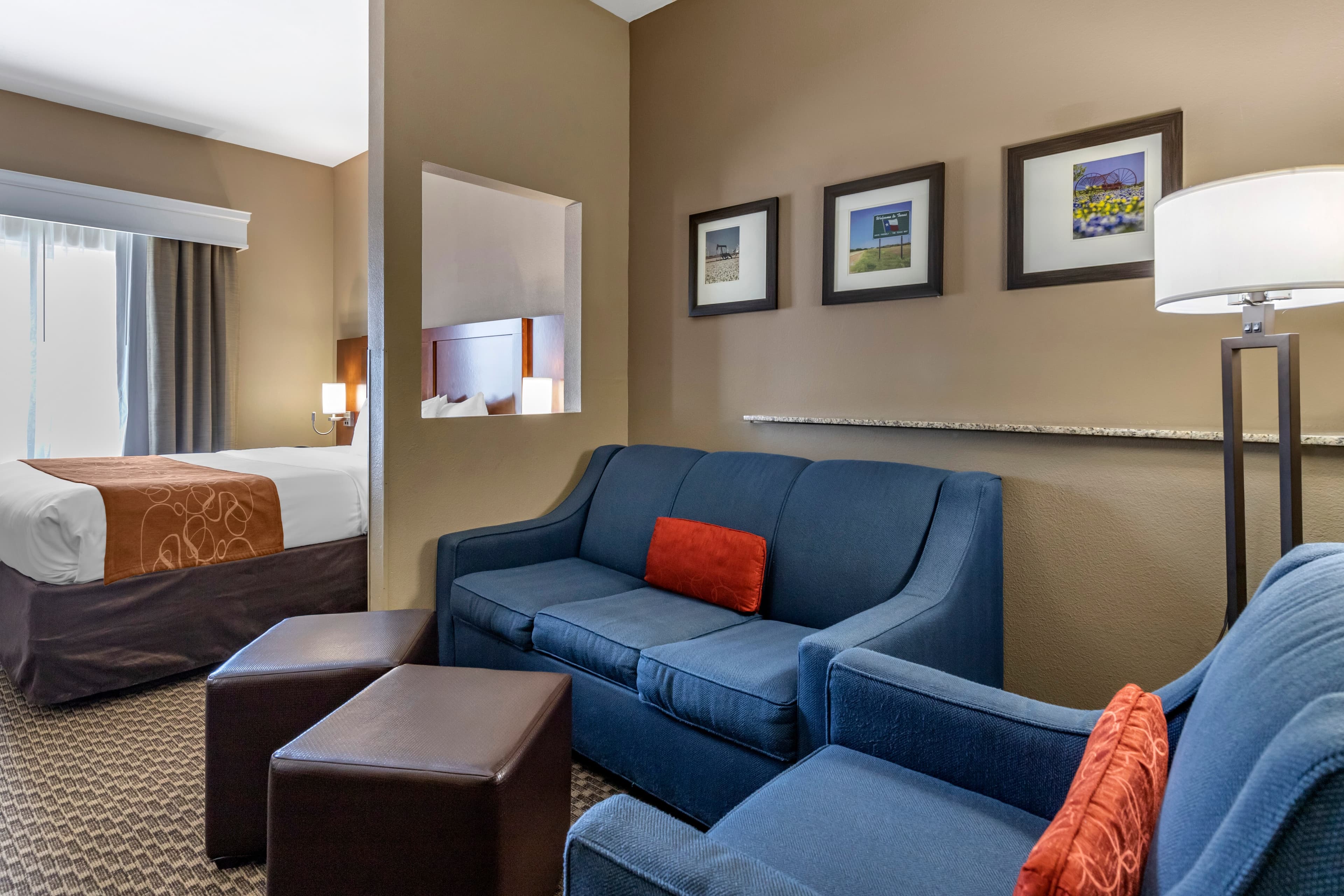 Comfort Suites Near Texas A&M - Corpus Christi - Image 2