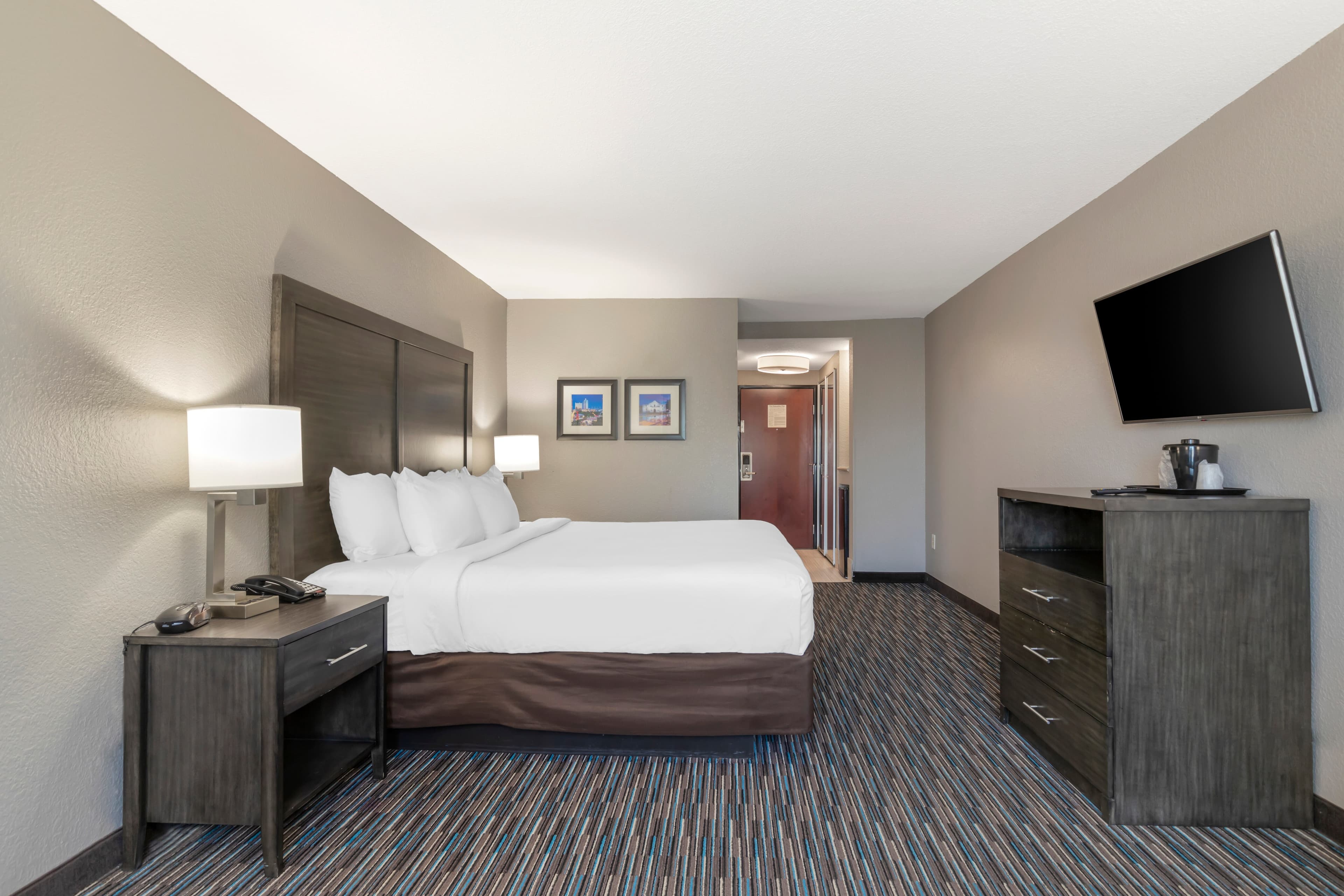 Comfort Inn & Suites Near Medical Center — 11