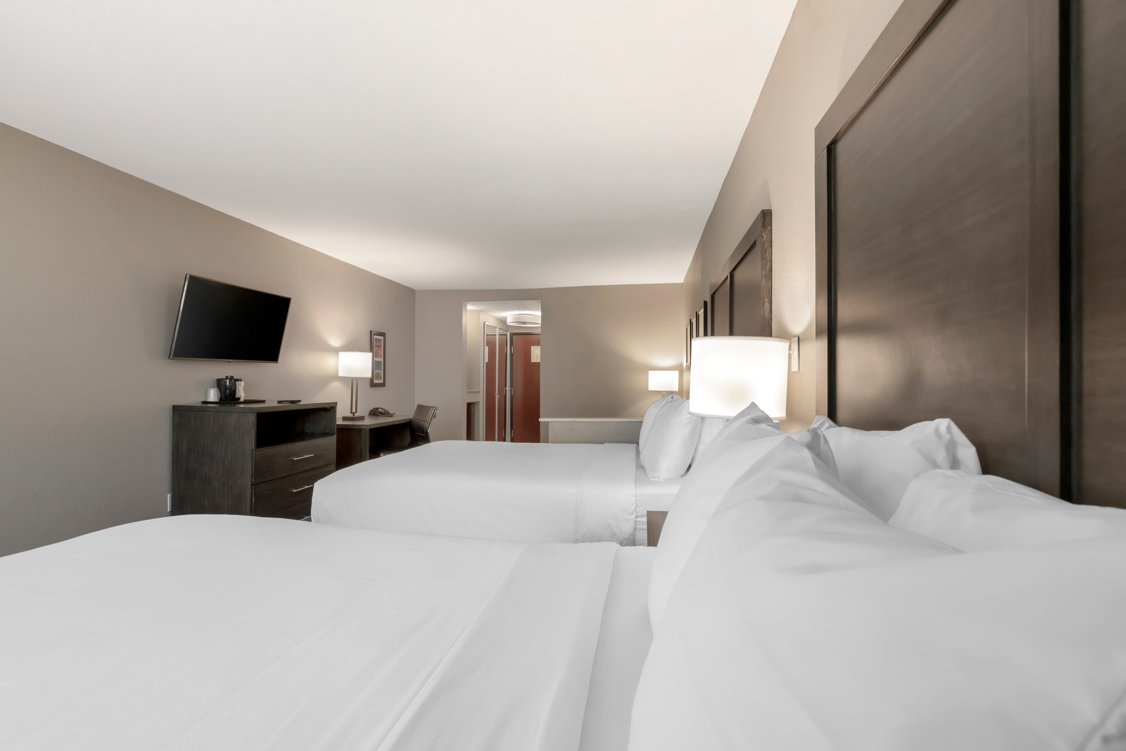 Comfort Inn & Suites Near Medical Center — 24