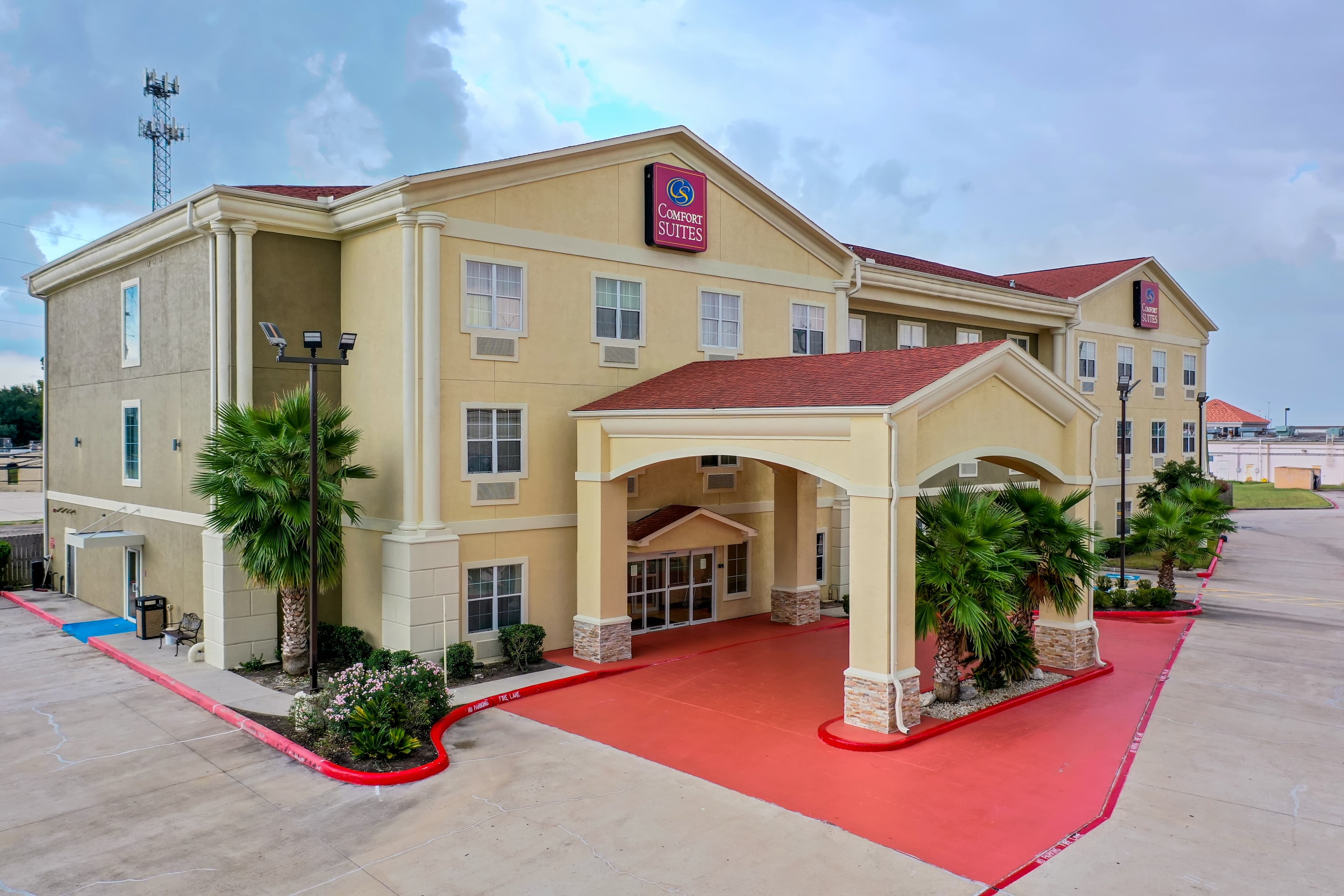 Comfort Suites Tomball Medical Center - Image 1