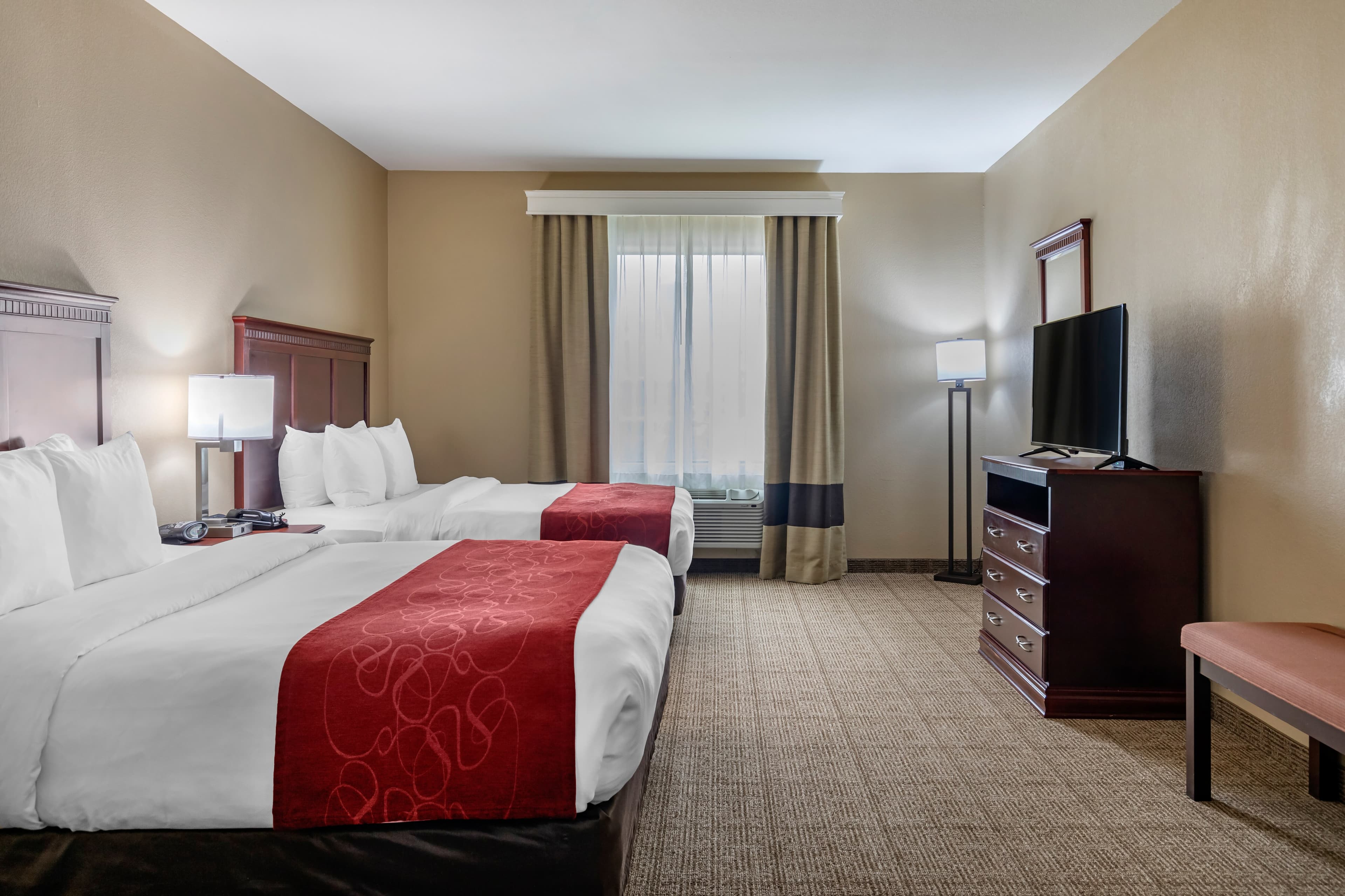 Comfort Suites Ennis - Image 2