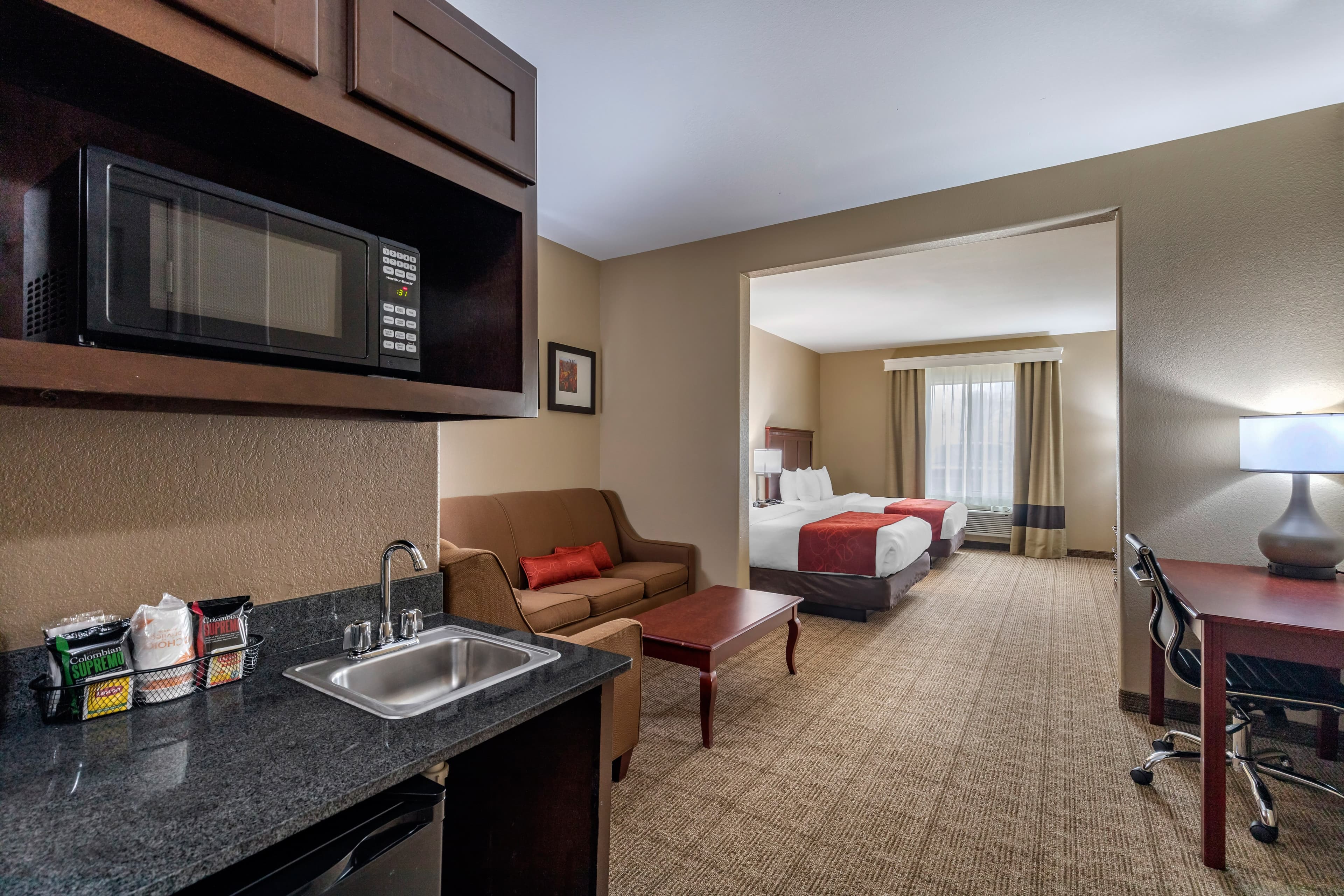 Comfort Suites Ennis - Image 5