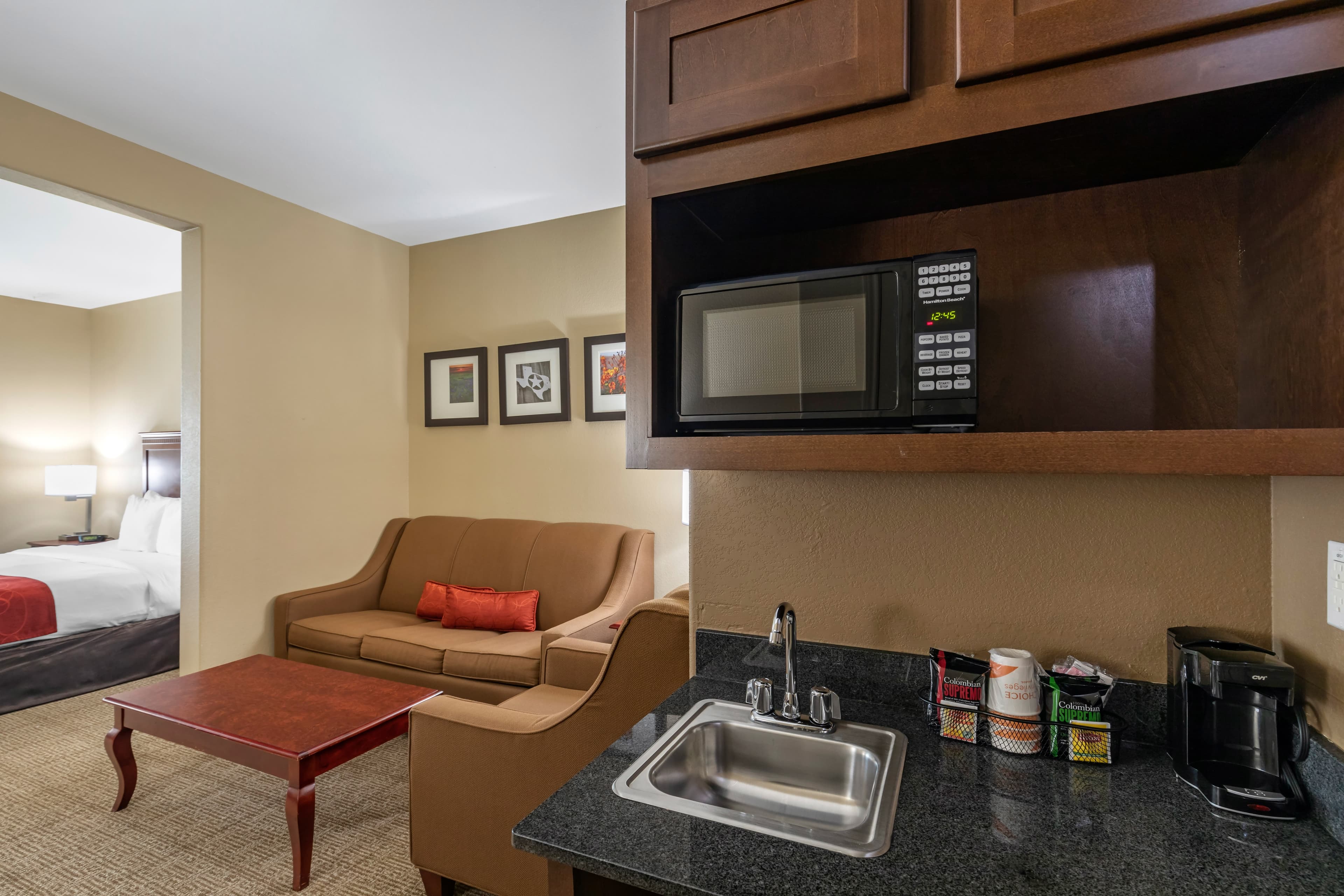 Comfort Suites Ennis — 9