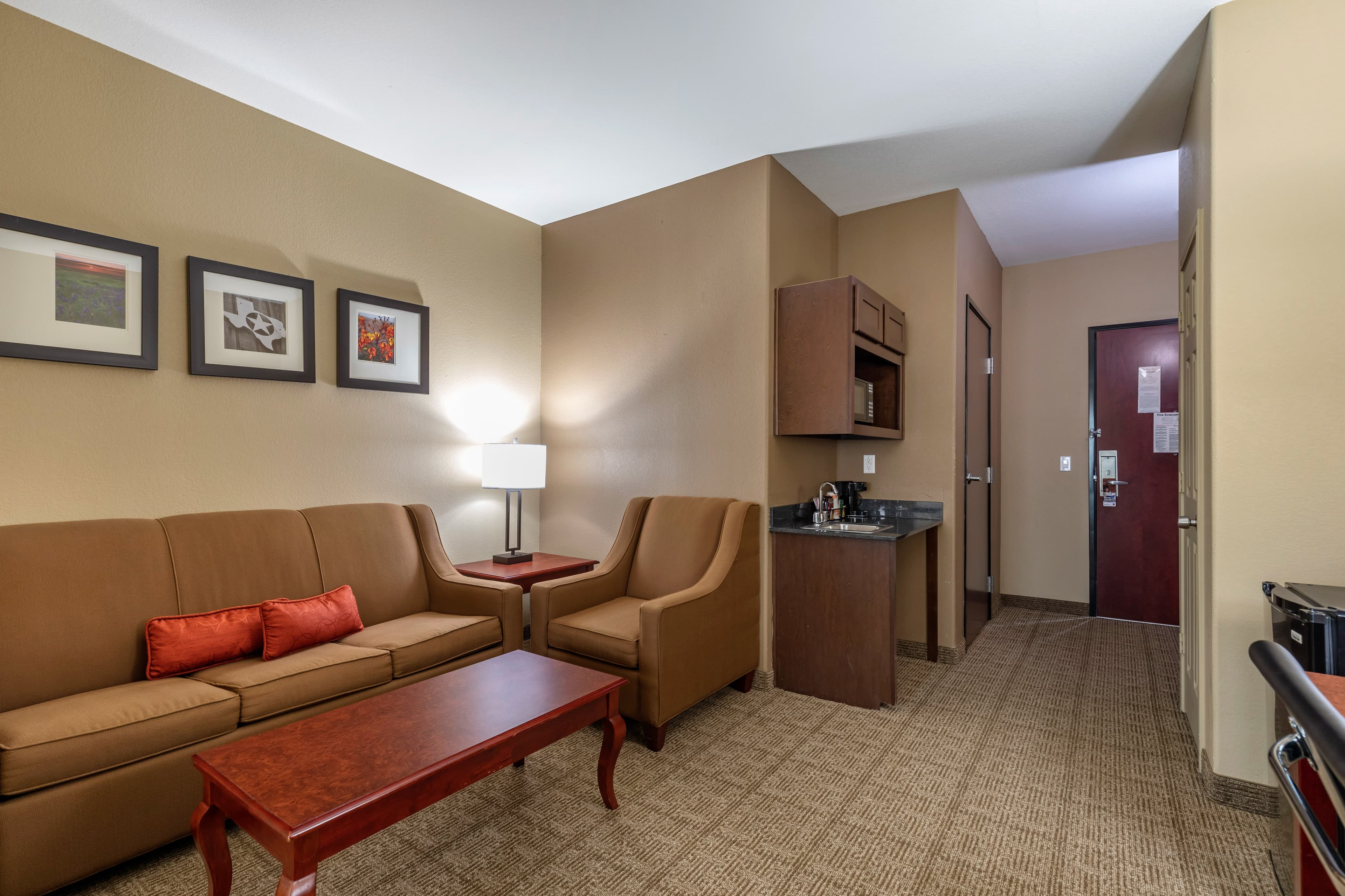 Comfort Suites Ennis — 10