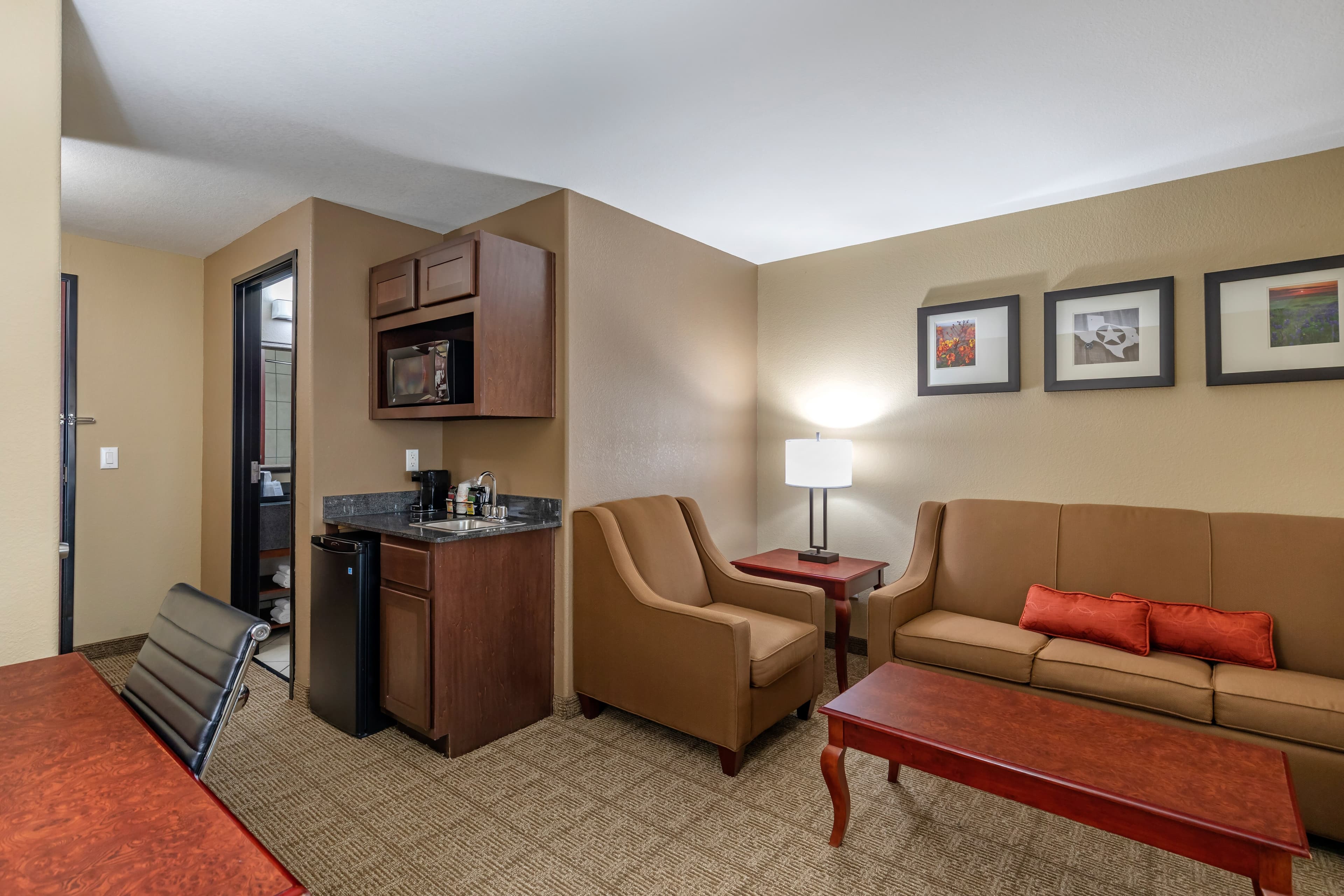Comfort Suites Ennis — 14