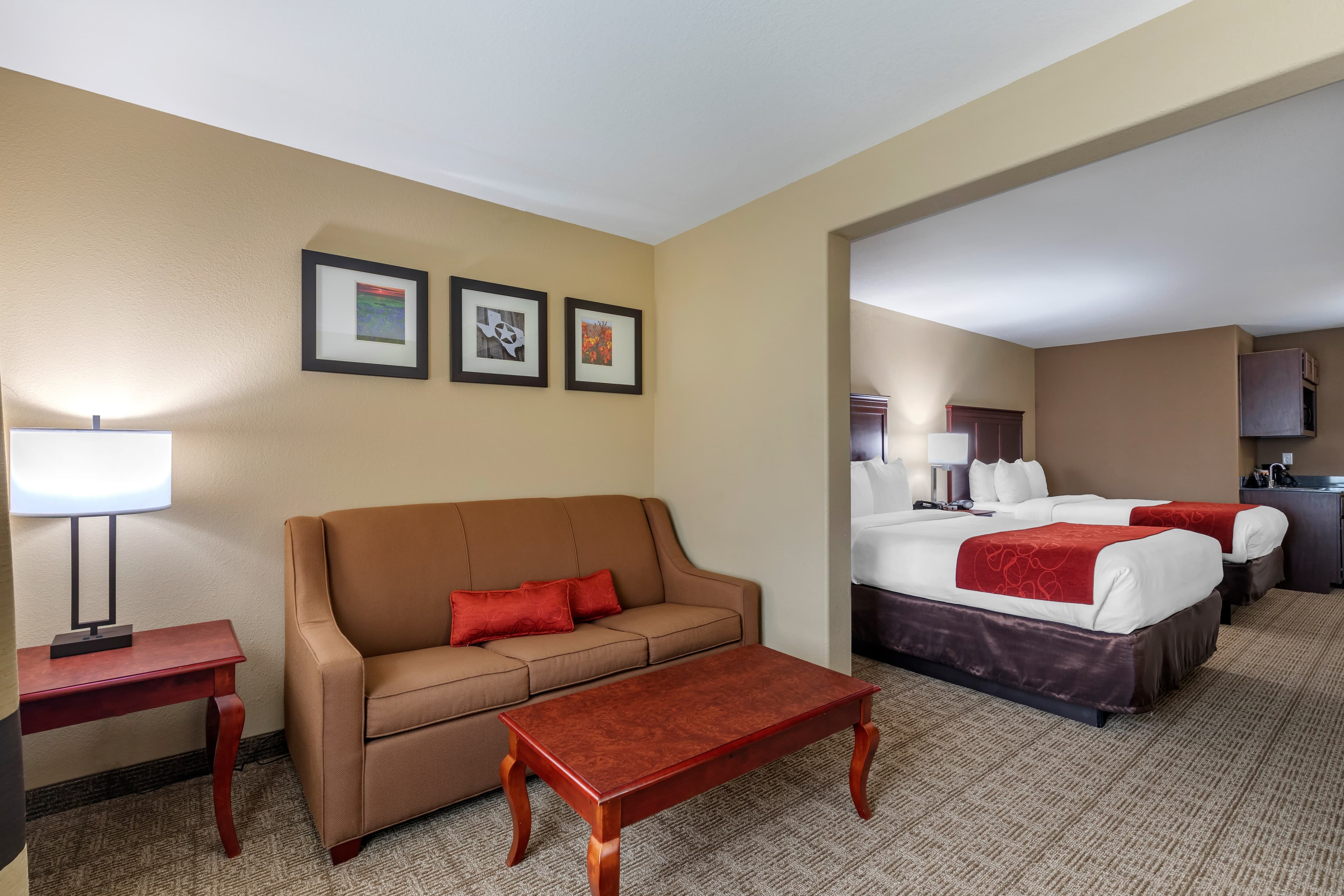 Comfort Suites Ennis — 20