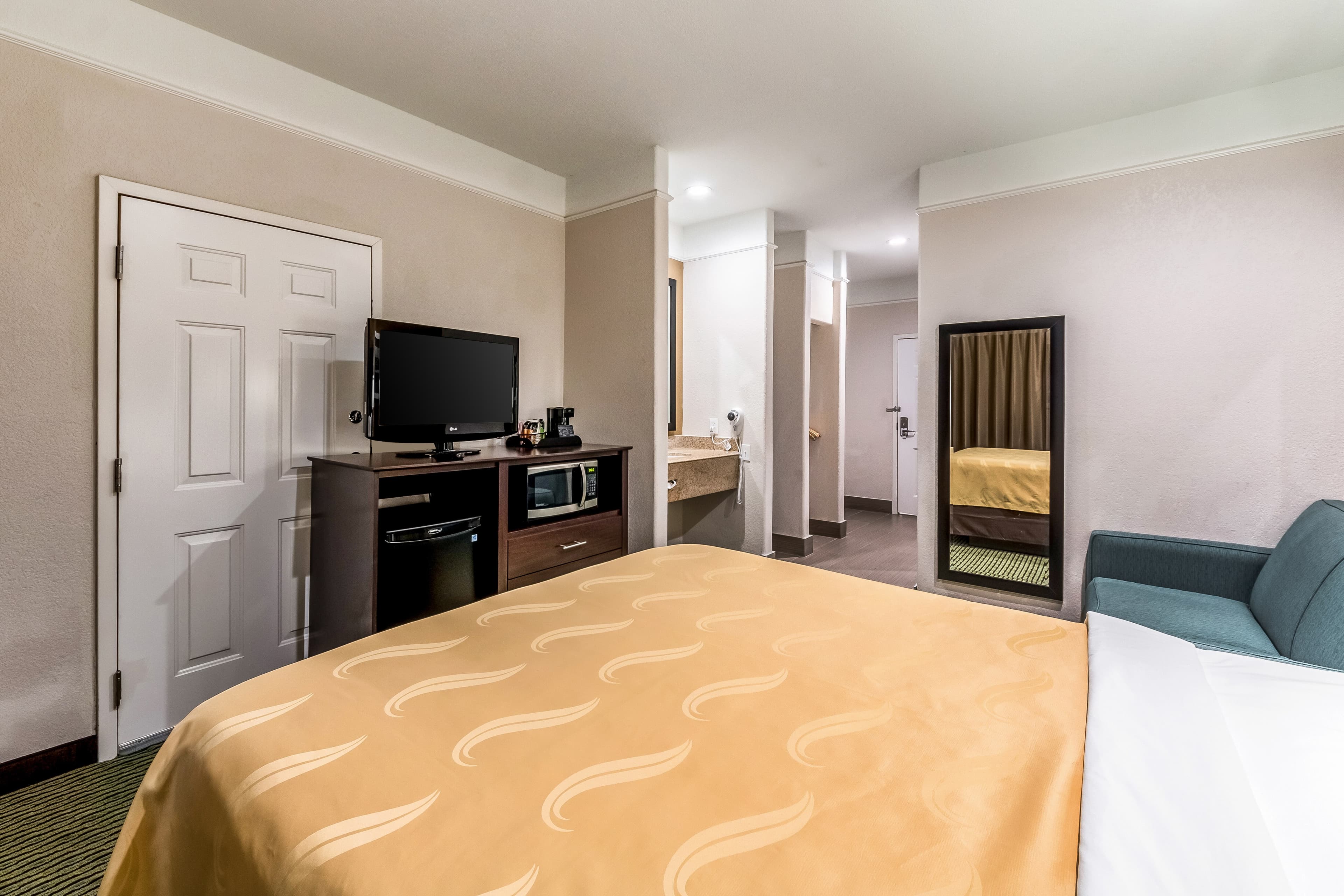 Quality Inn & Suites SeaWorld North - Image 4