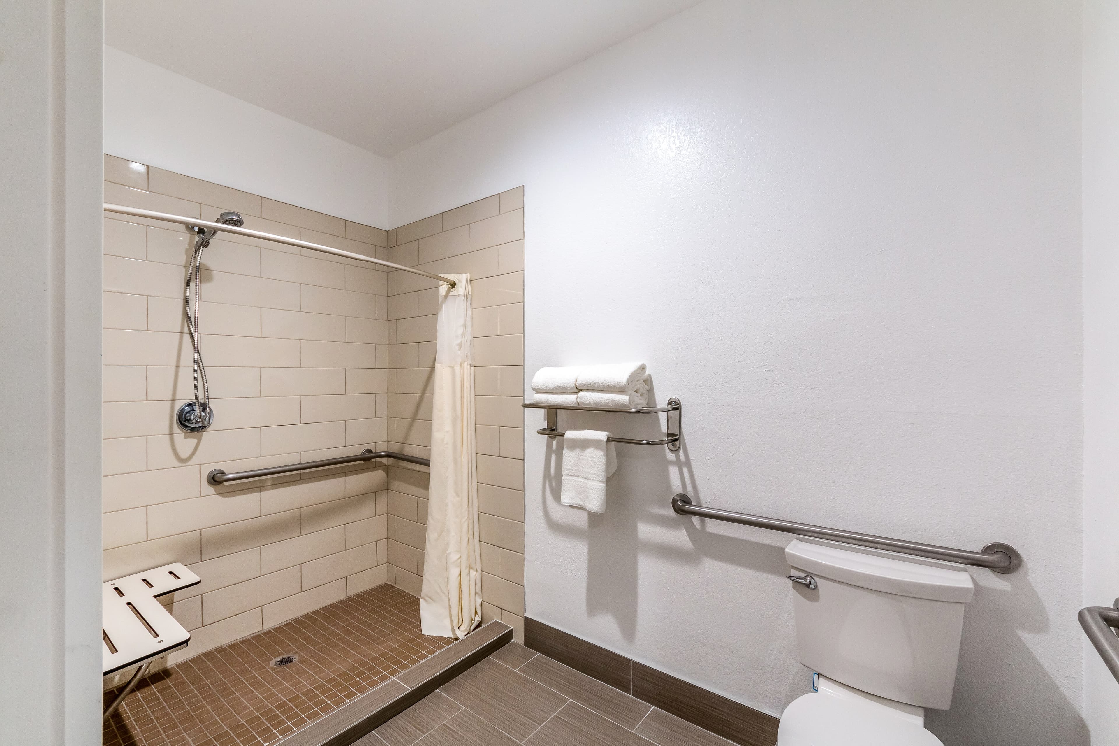 Quality Inn & Suites SeaWorld North - Image 5