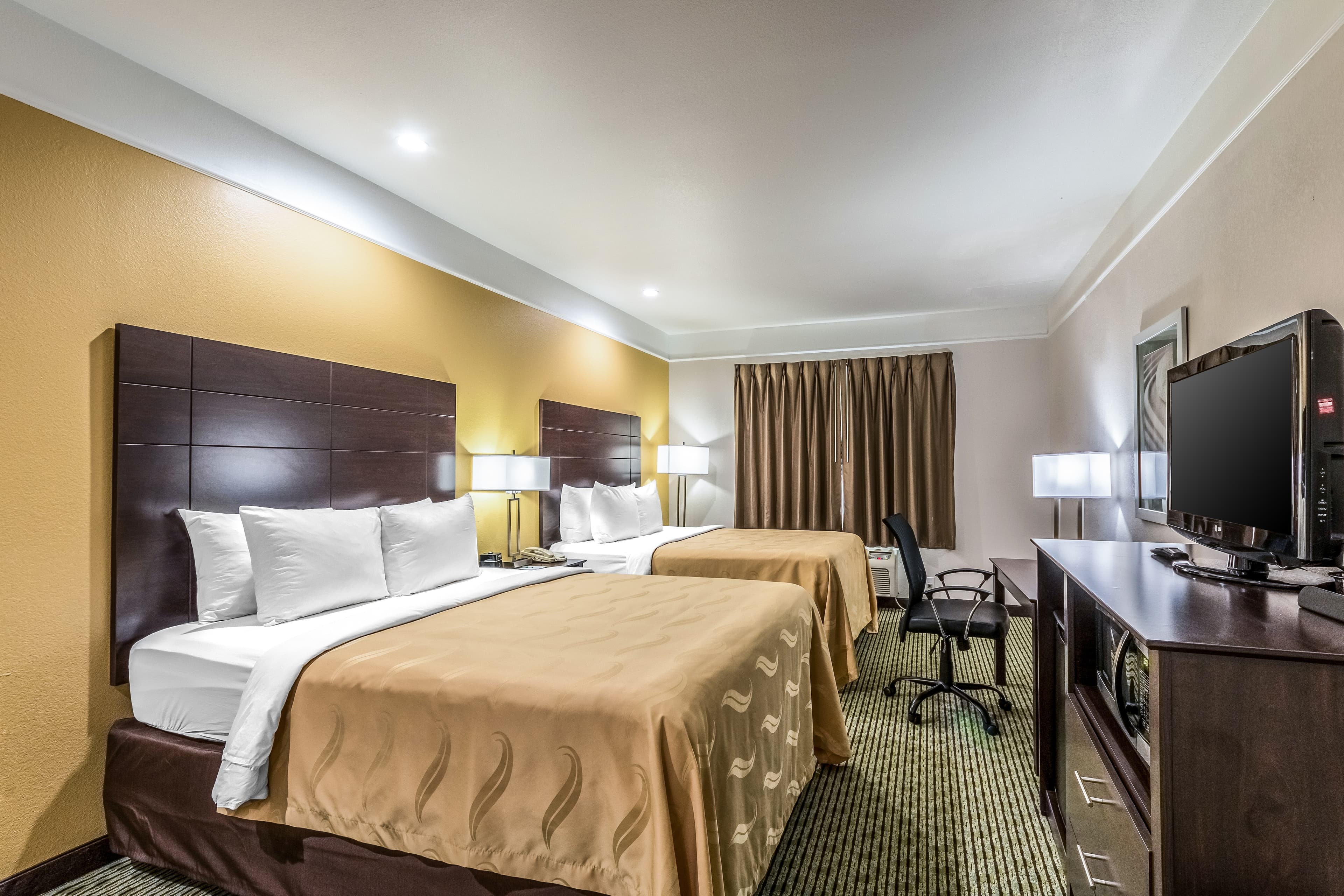 Quality Inn & Suites SeaWorld North — 6
