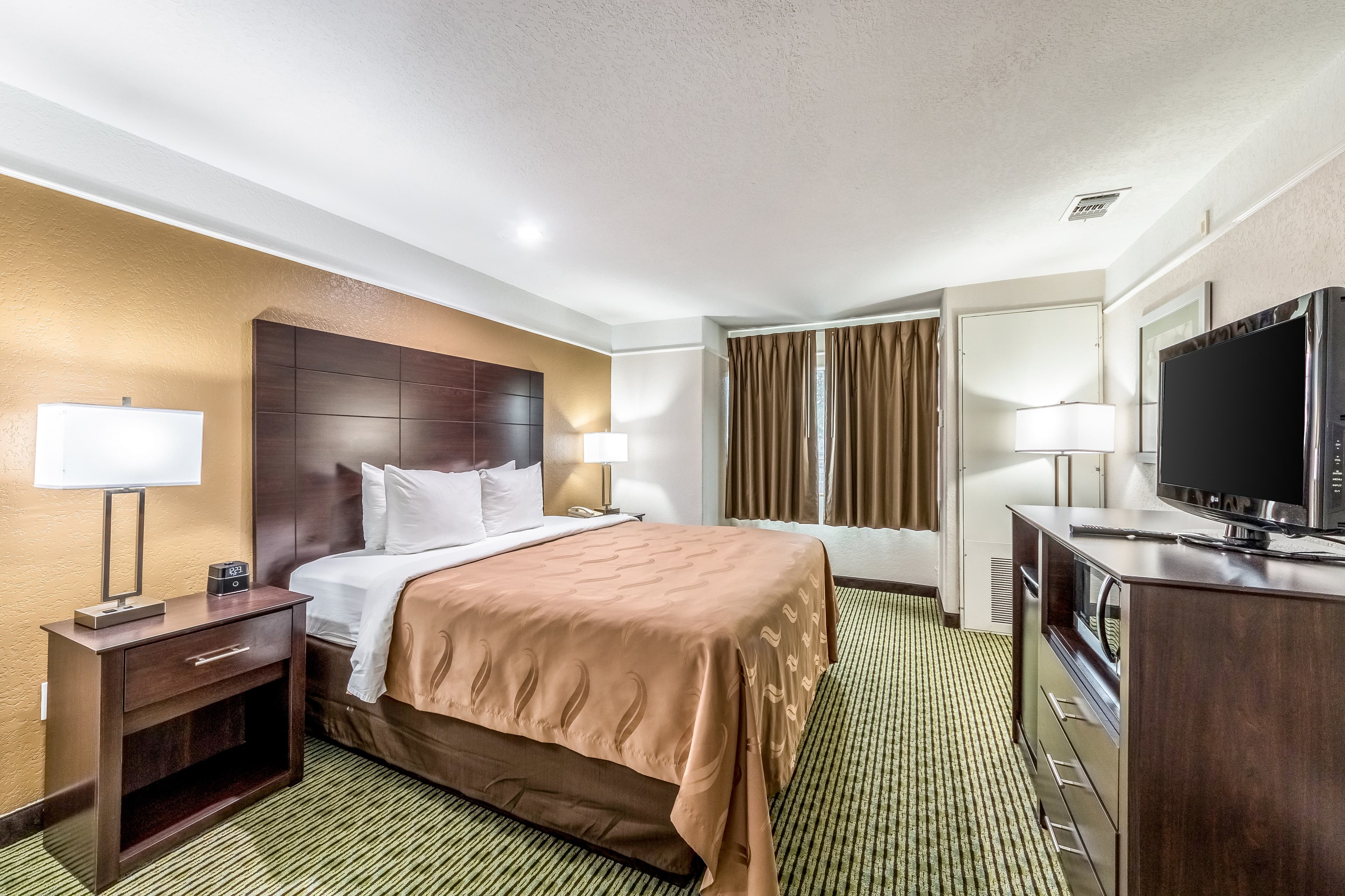 Quality Inn & Suites SeaWorld North — 17