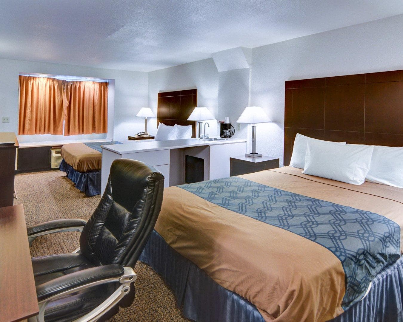 Rodeway Inn & Suites Lewisville I-35 — 17