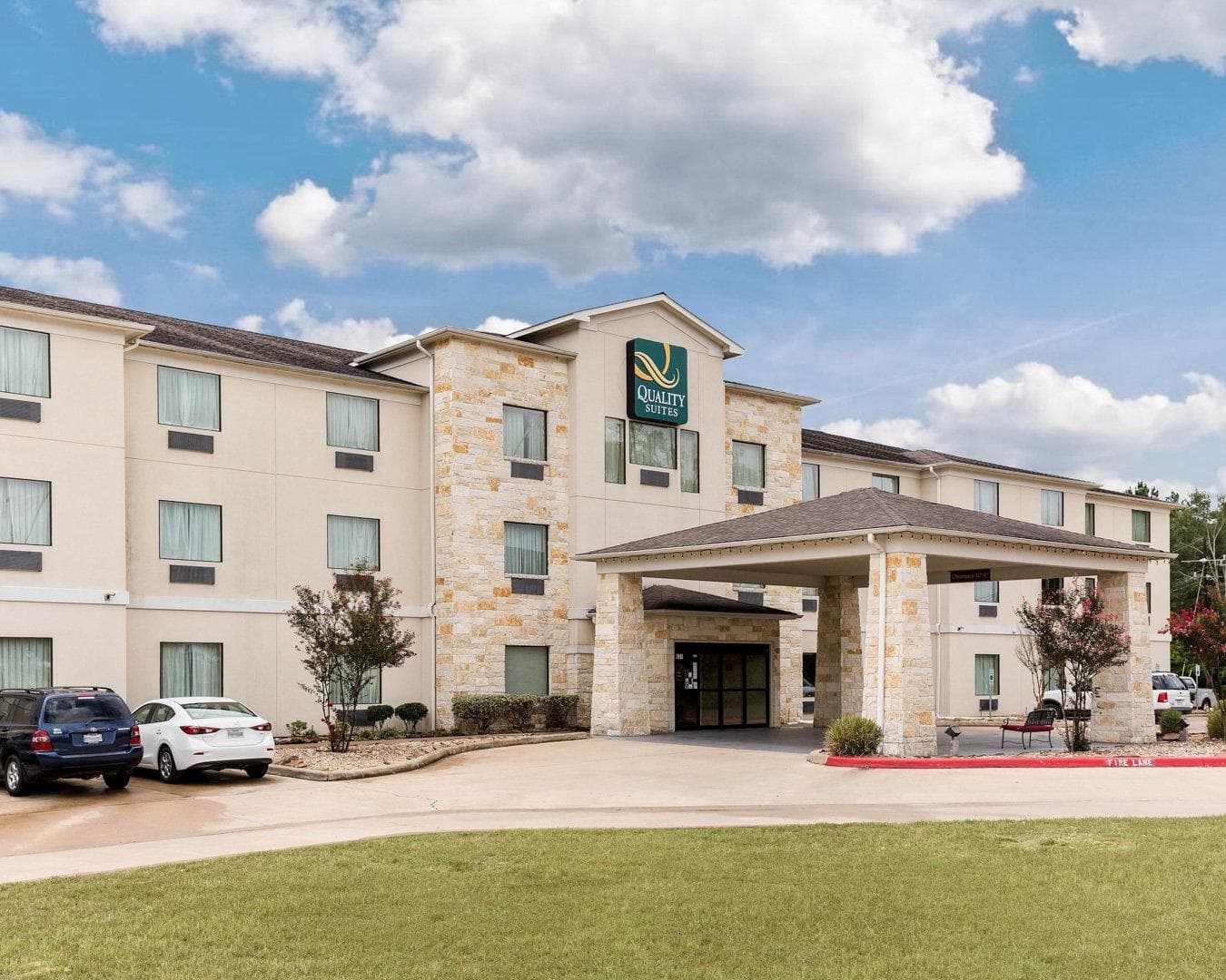 Quality Suites Huntsville Near University - Image 1