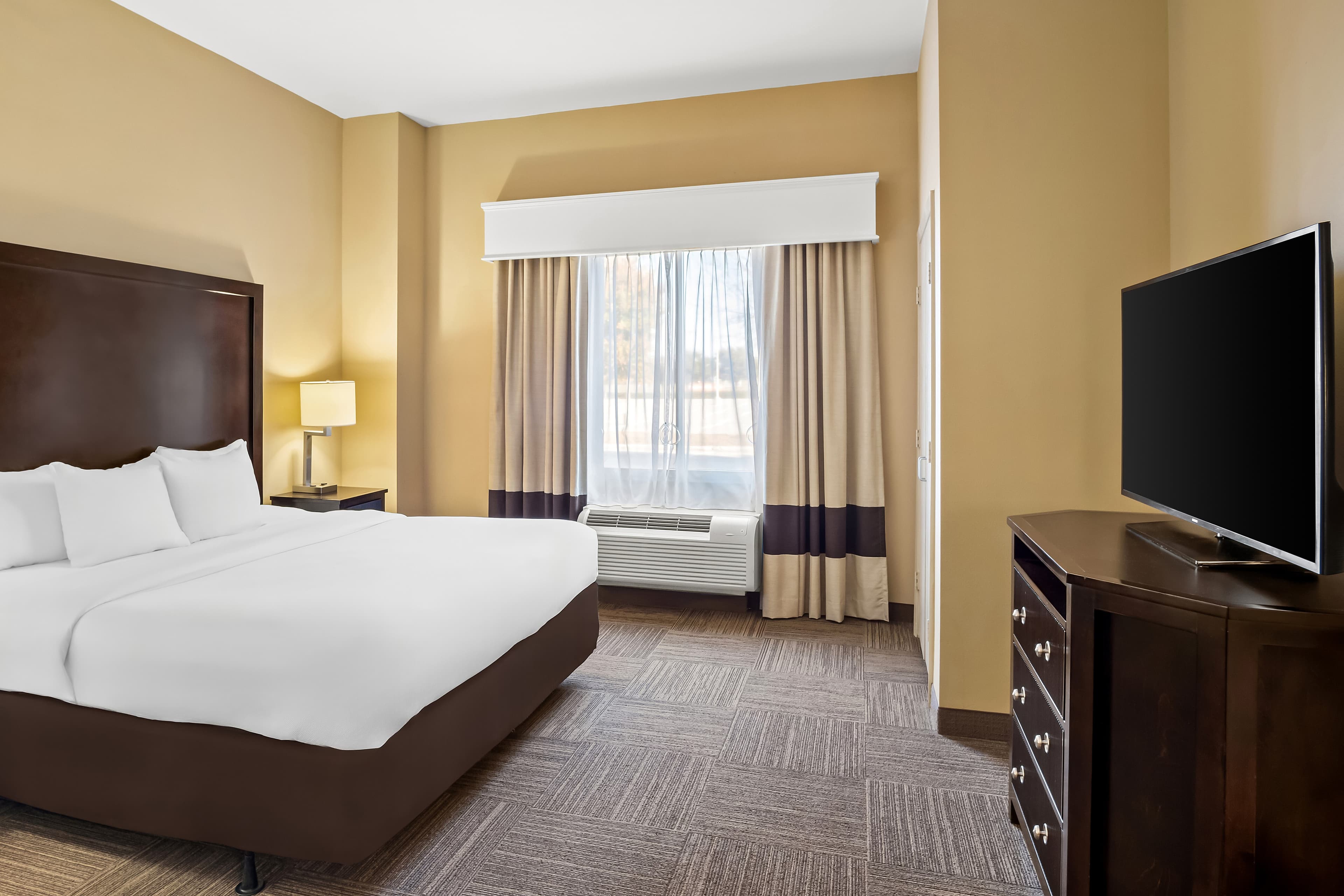 Comfort Suites Frisco - Image 3