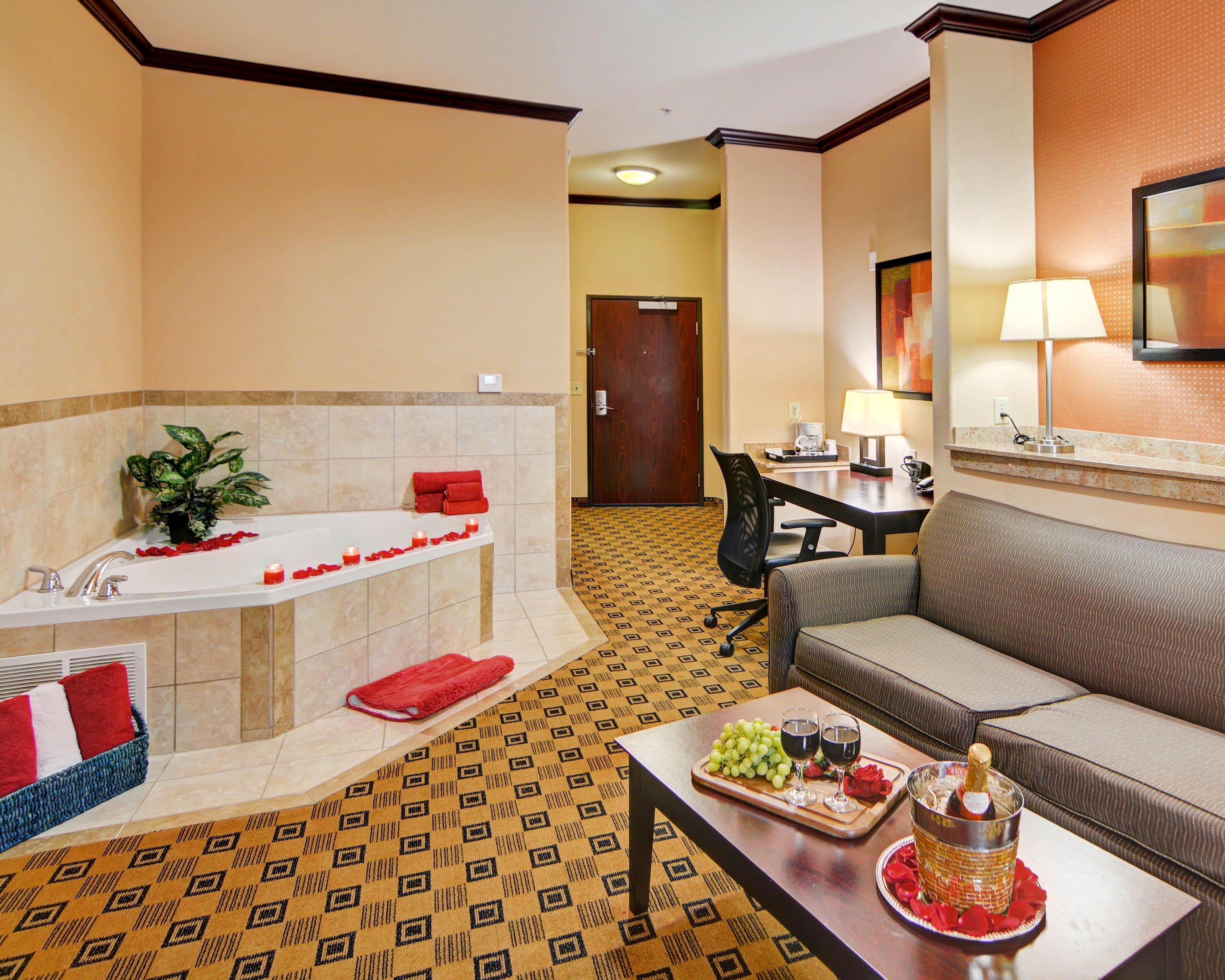 Comfort Suites Kilgore — 8