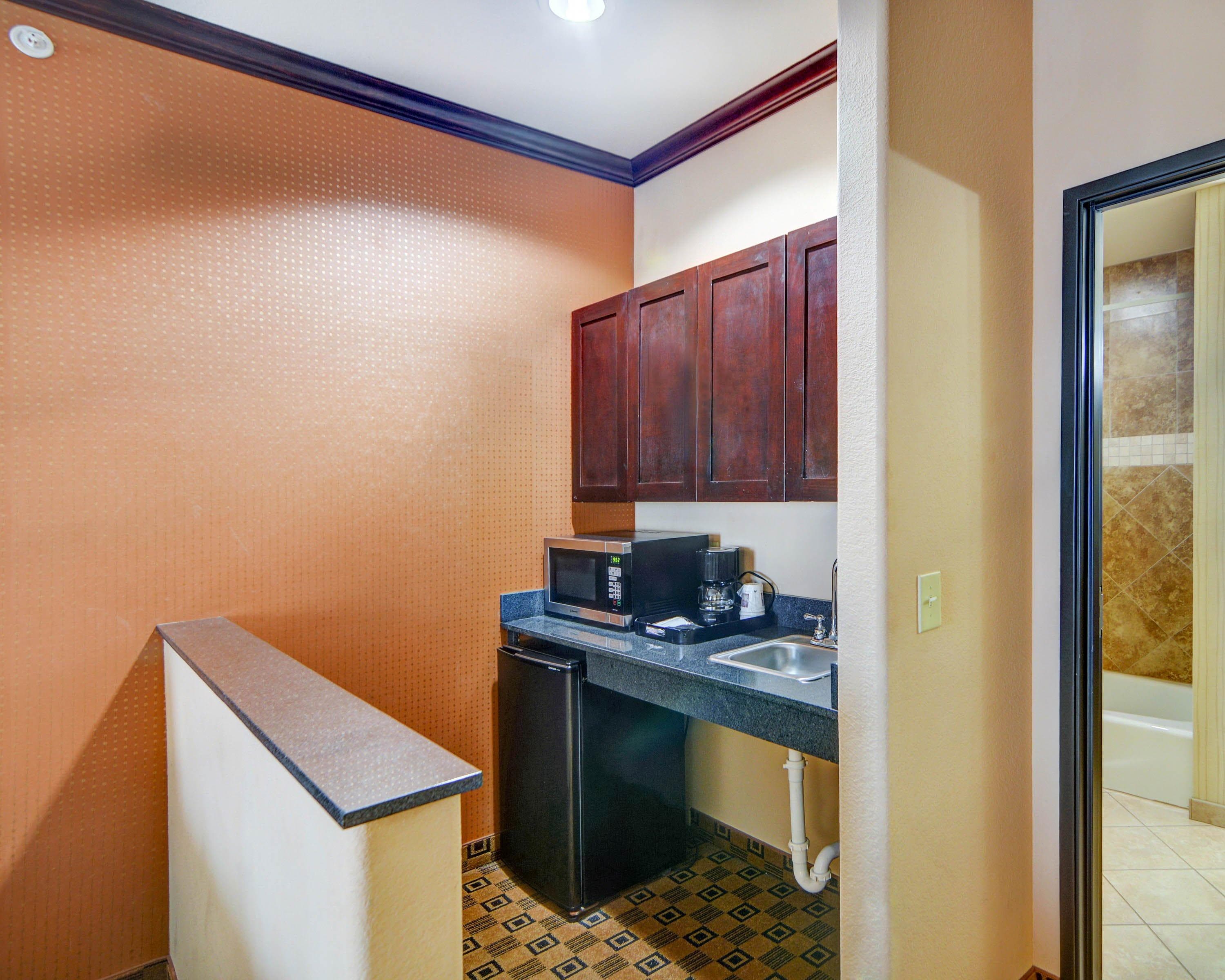 Comfort Suites Kilgore — 15