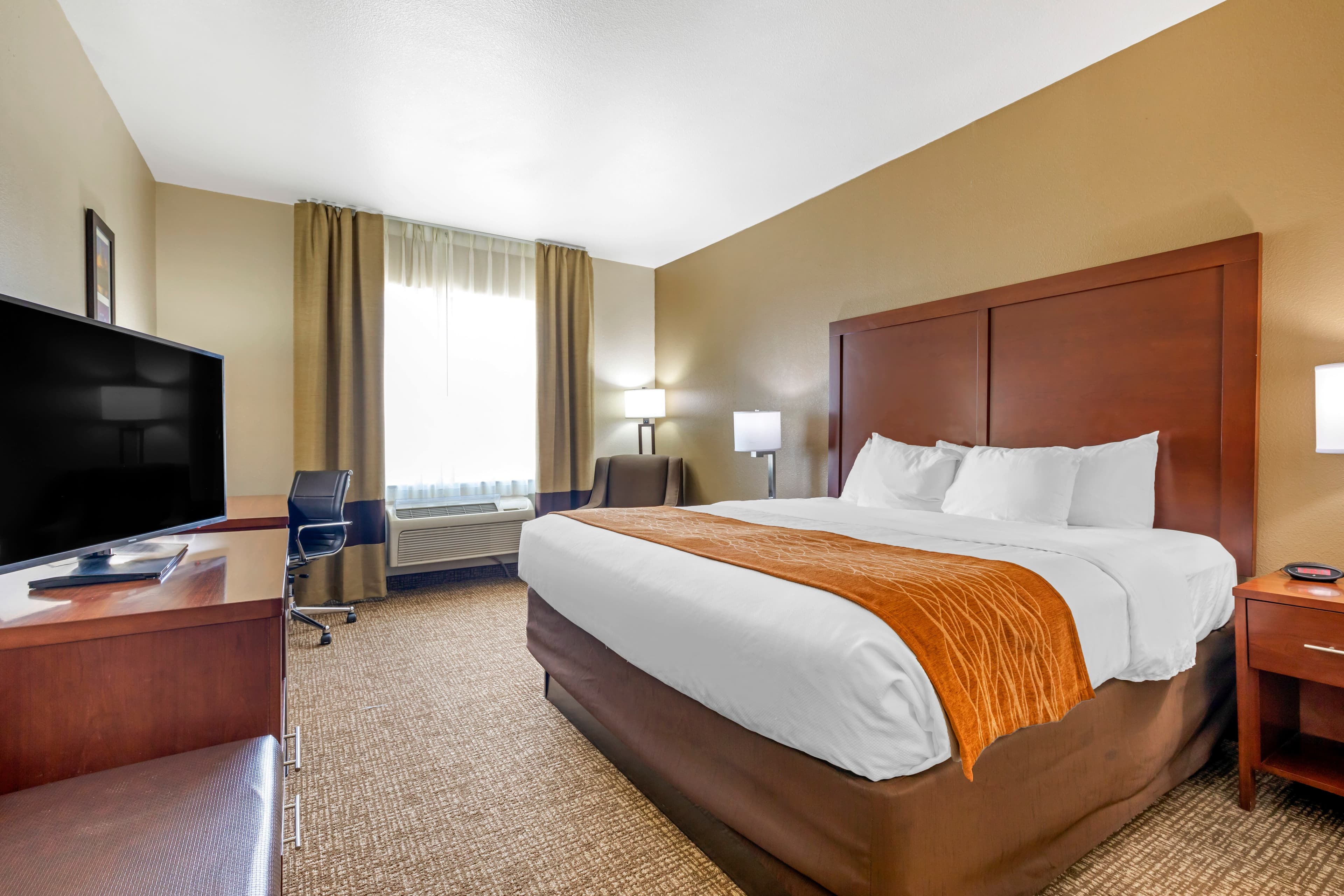 Comfort Inn Near UNT - Image 2