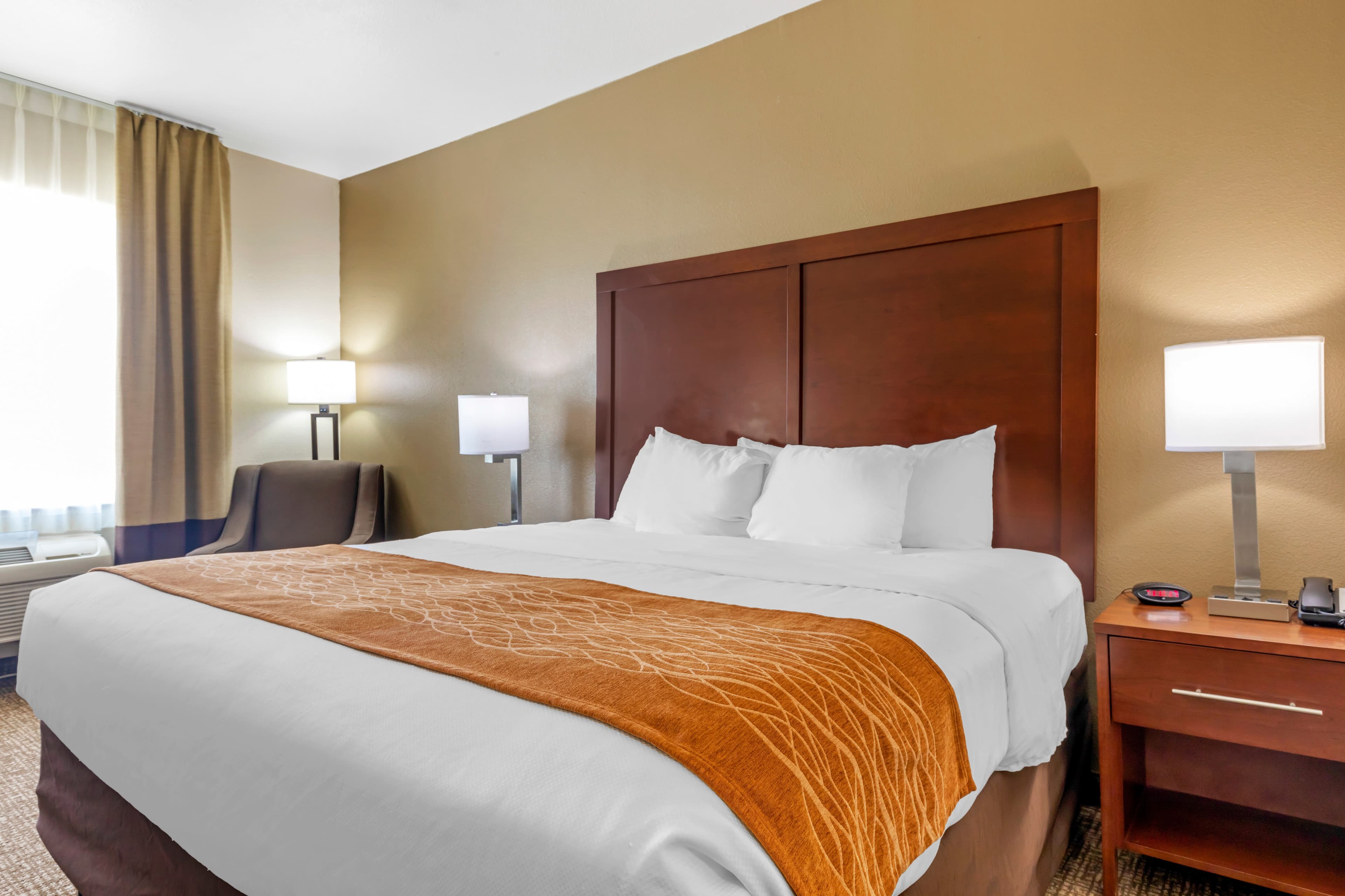 Comfort Inn Near UNT - Image 3