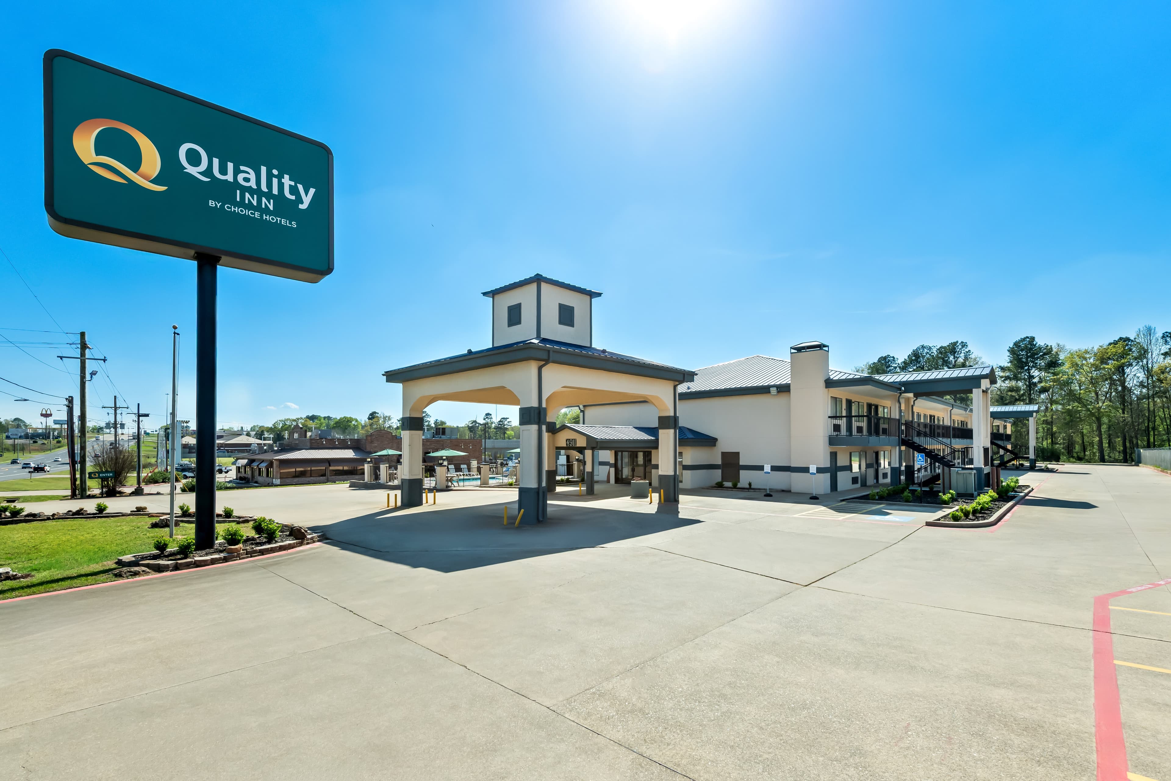Quality Inn Marshall - Image 1