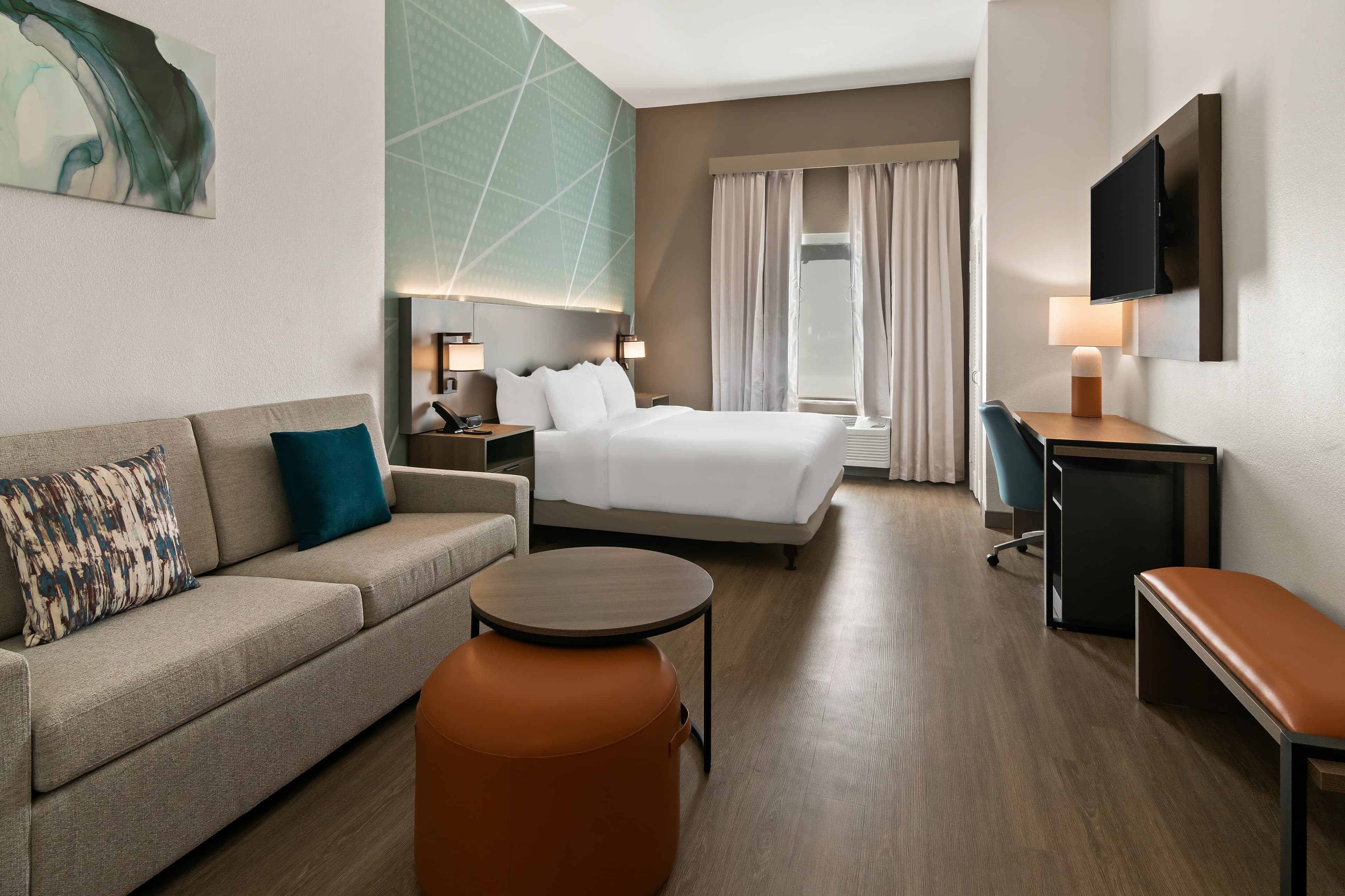 Comfort Suites Granbury - Image 3