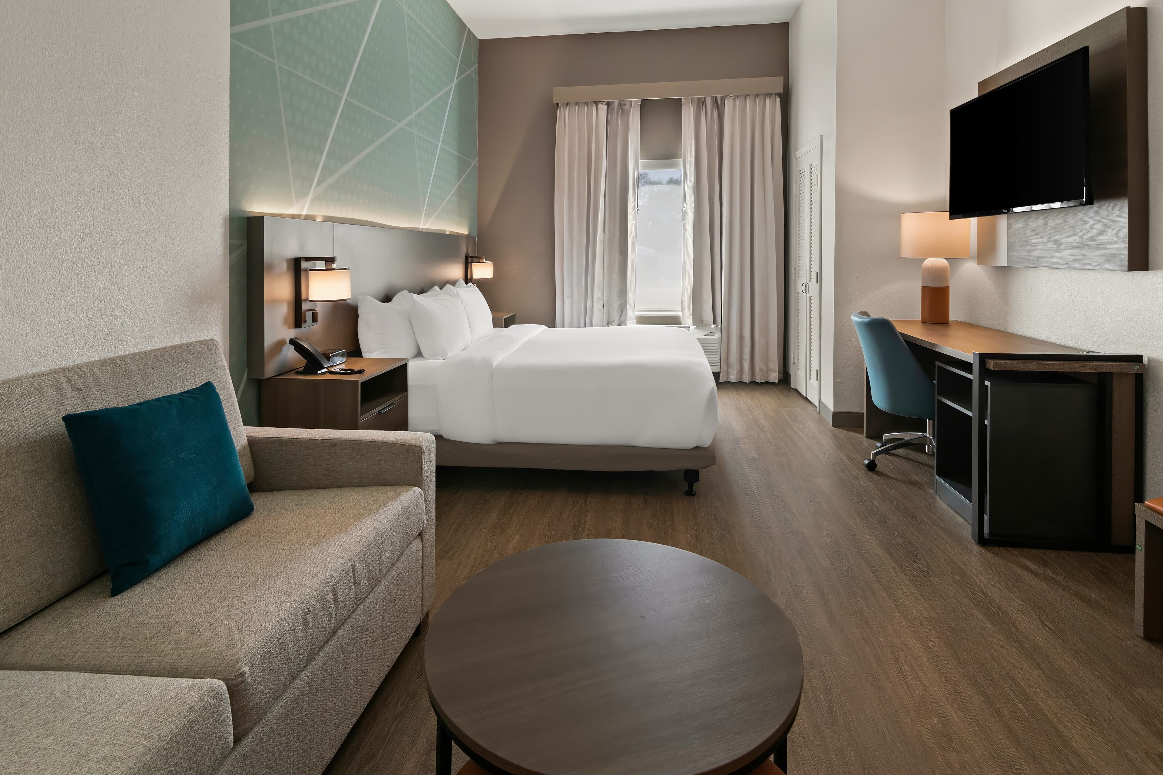 Comfort Suites Granbury — 8