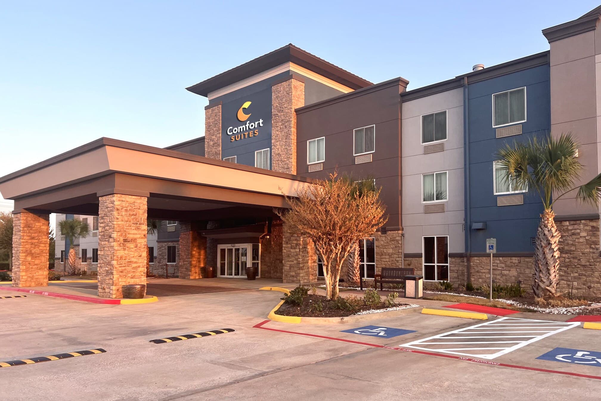 Comfort Suites Seabrook - Kemah - Image 1