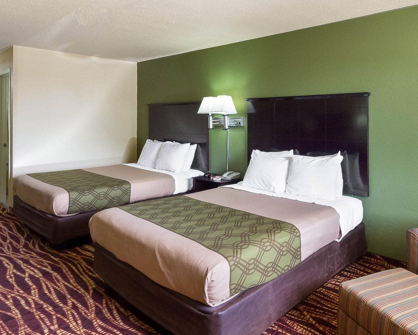 Econo Lodge Inn & Suites San Antonio near Frost Bank Center — 9