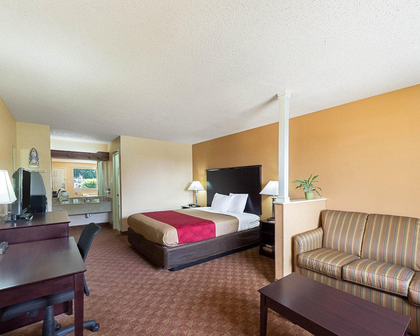 Econo Lodge Inn & Suites San Antonio near Frost Bank Center — 18