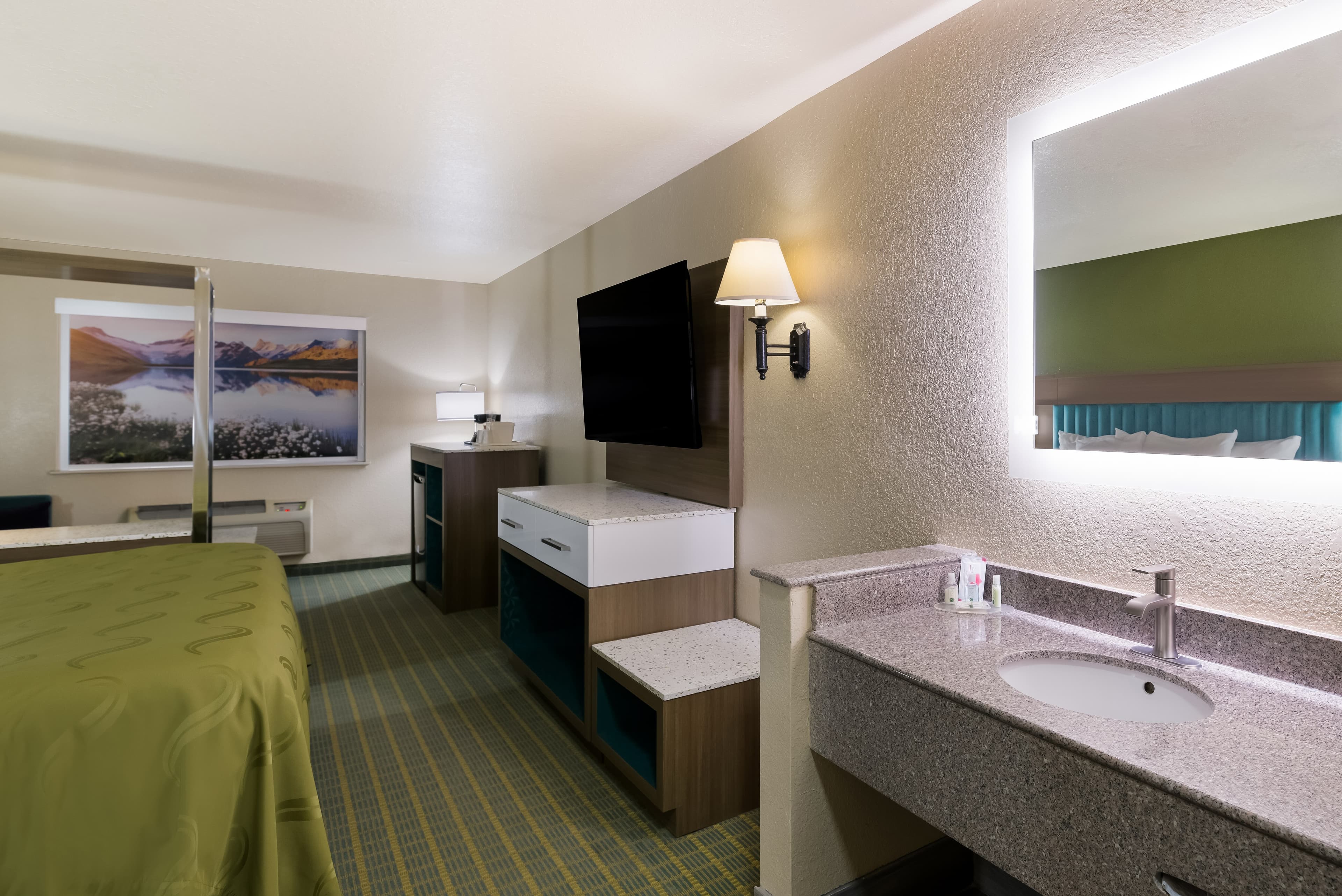 Quality Inn Alpine — 10