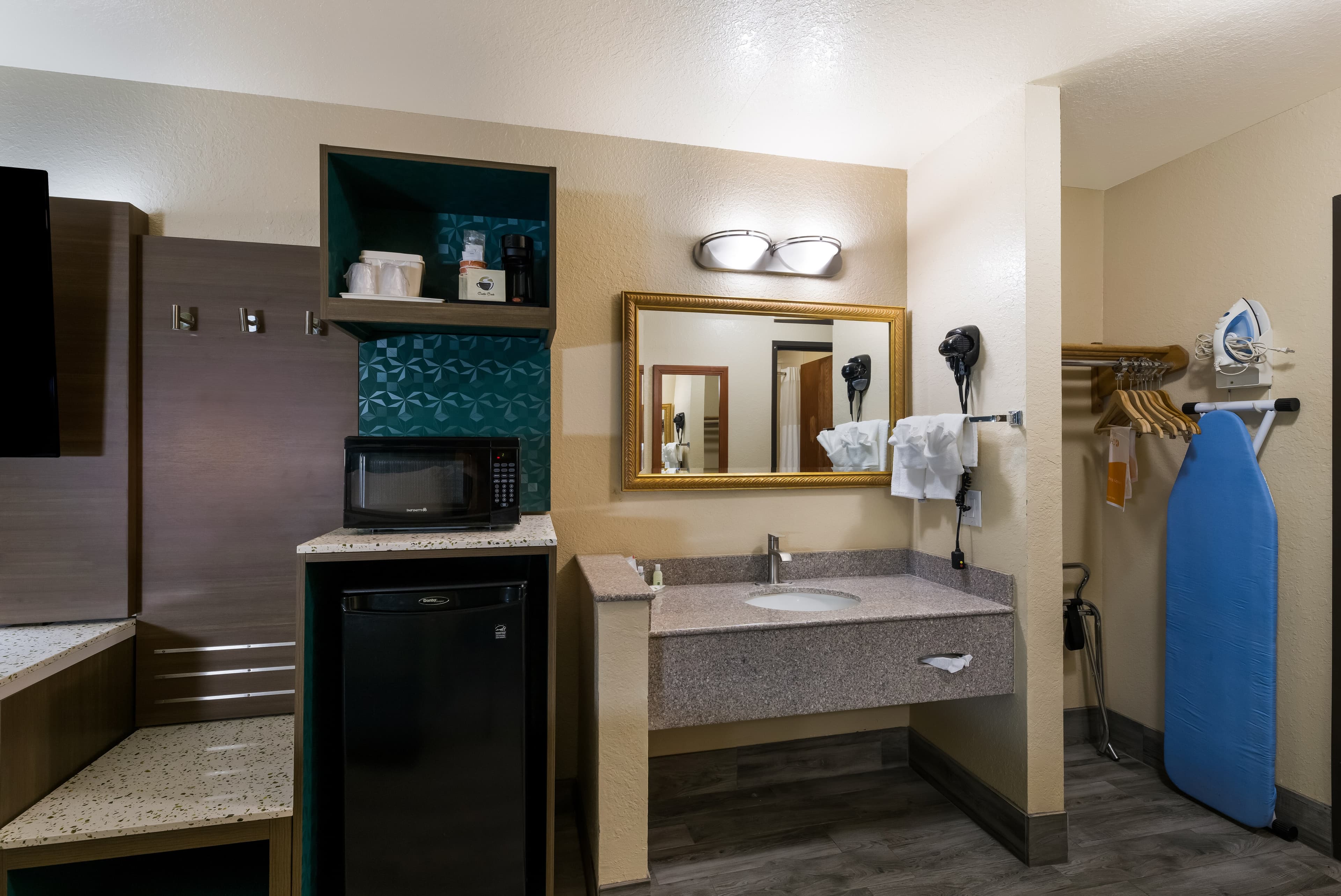 Quality Inn Alpine — 23