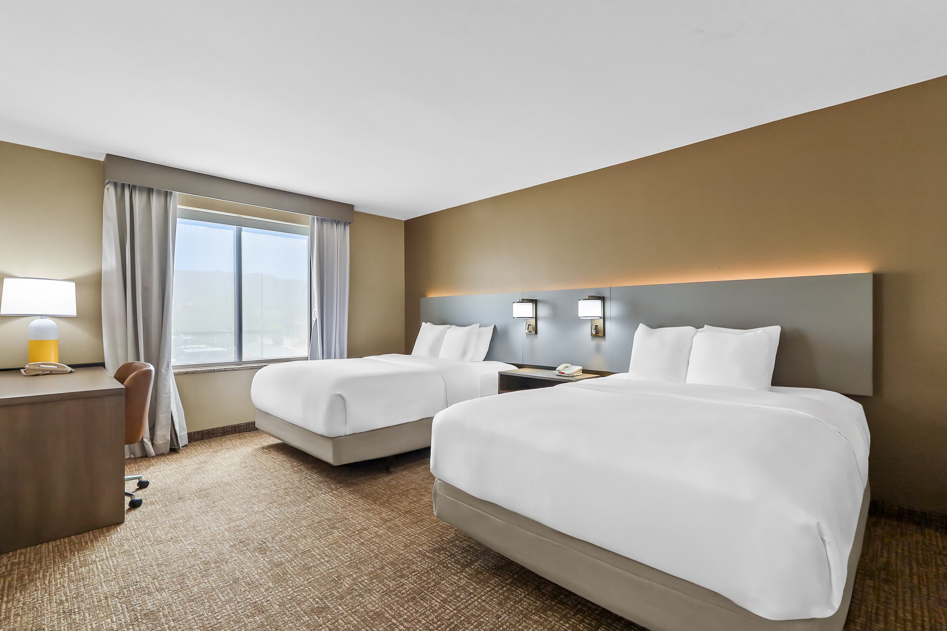 2 Queen Beds, Mobility Accessible, Sofa Bed - Image 2