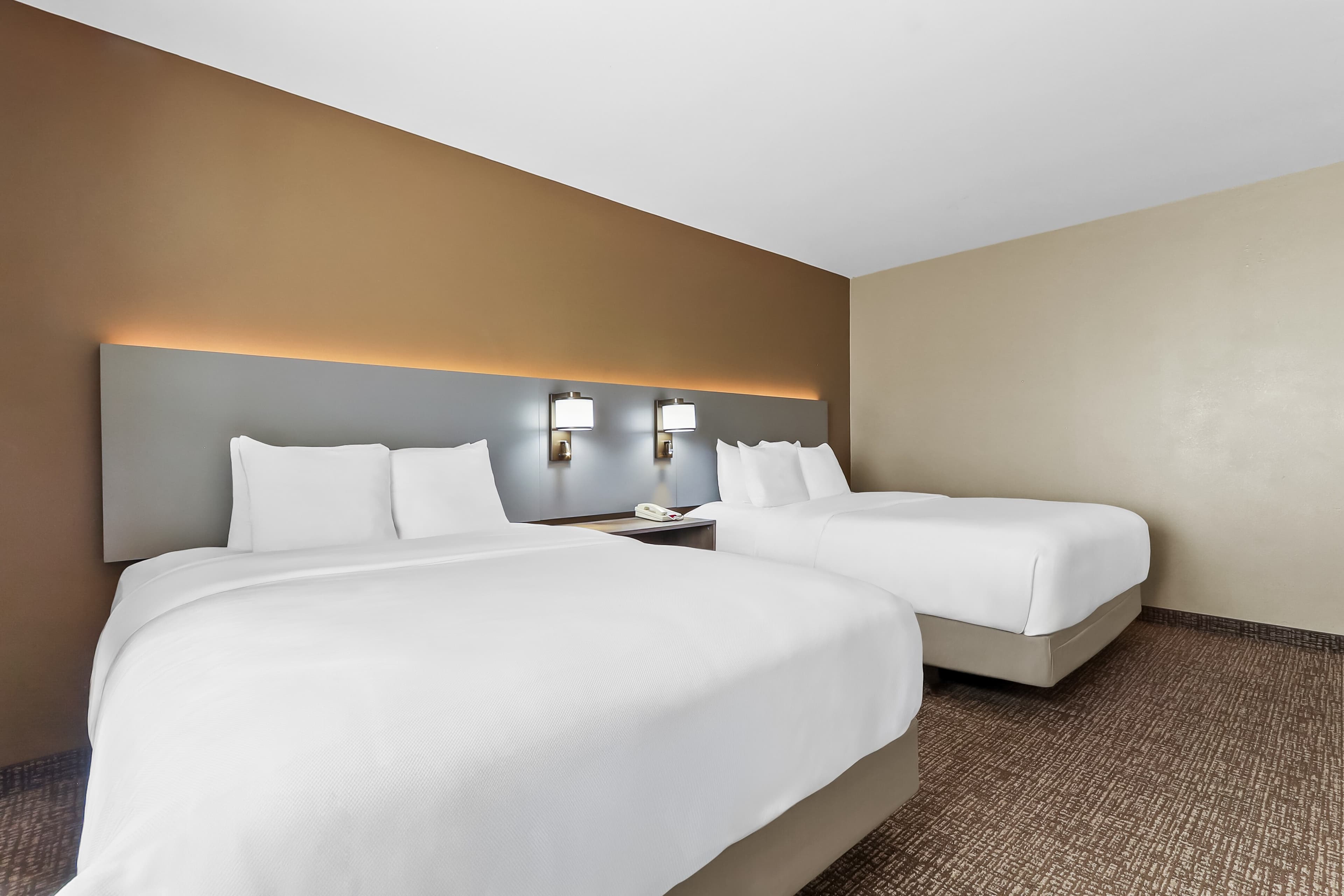 2 Queen Beds, Mobility Accessible, Sofa Bed - Image 4