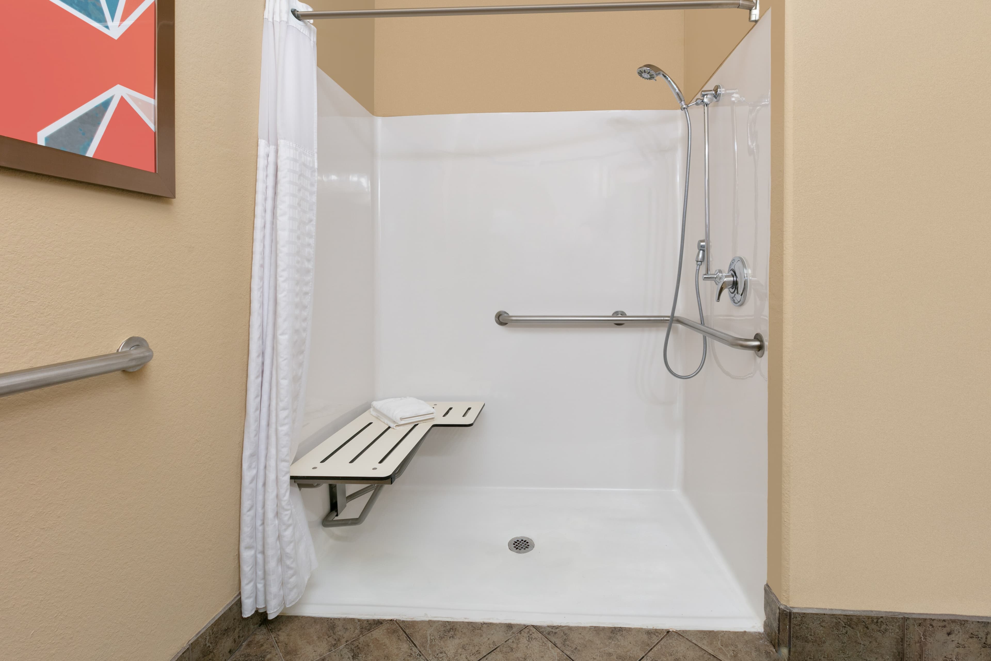 Comfort Suites Arlington - Entertainment District - Image 4