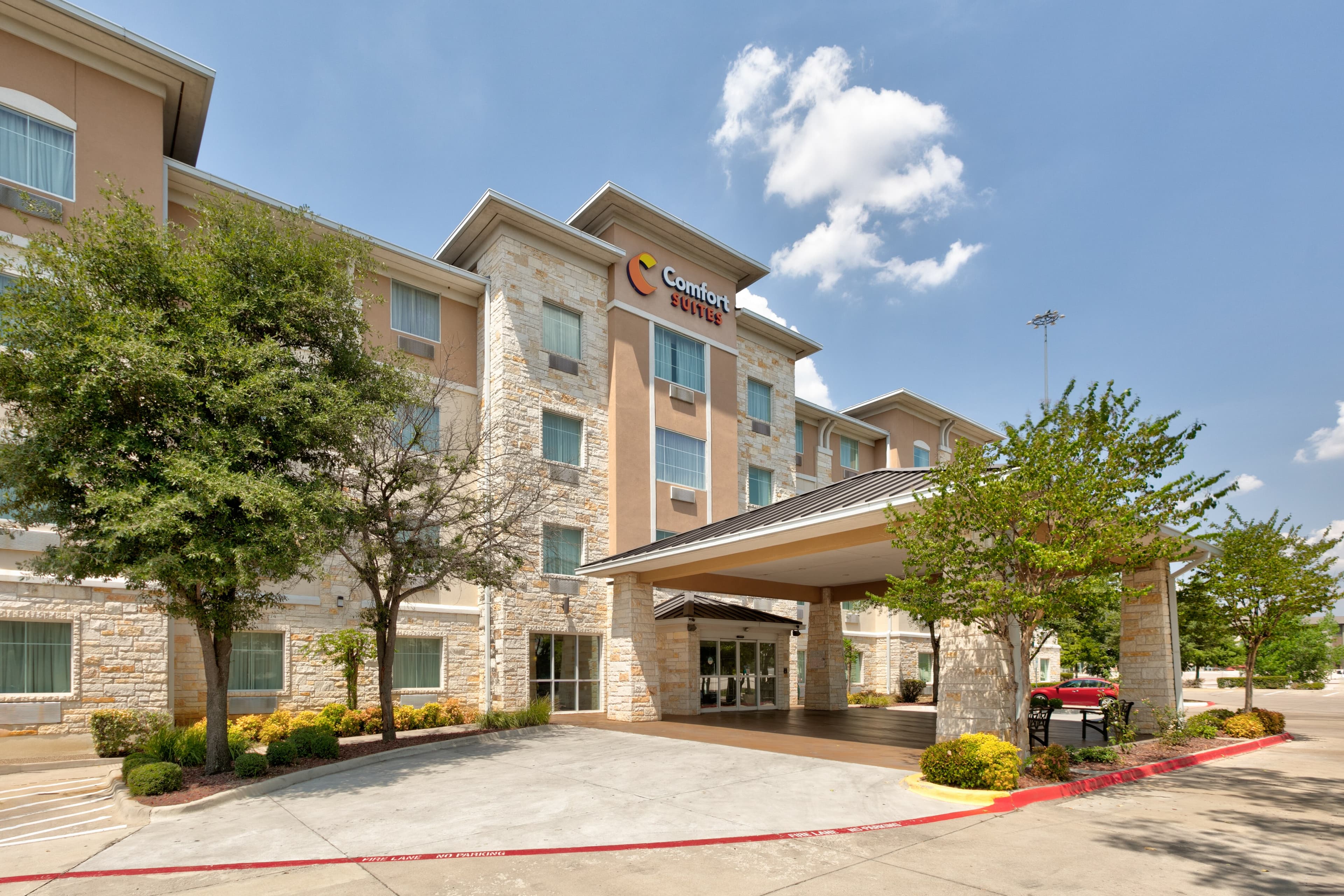 Comfort Suites Arlington - Entertainment District - Image 1