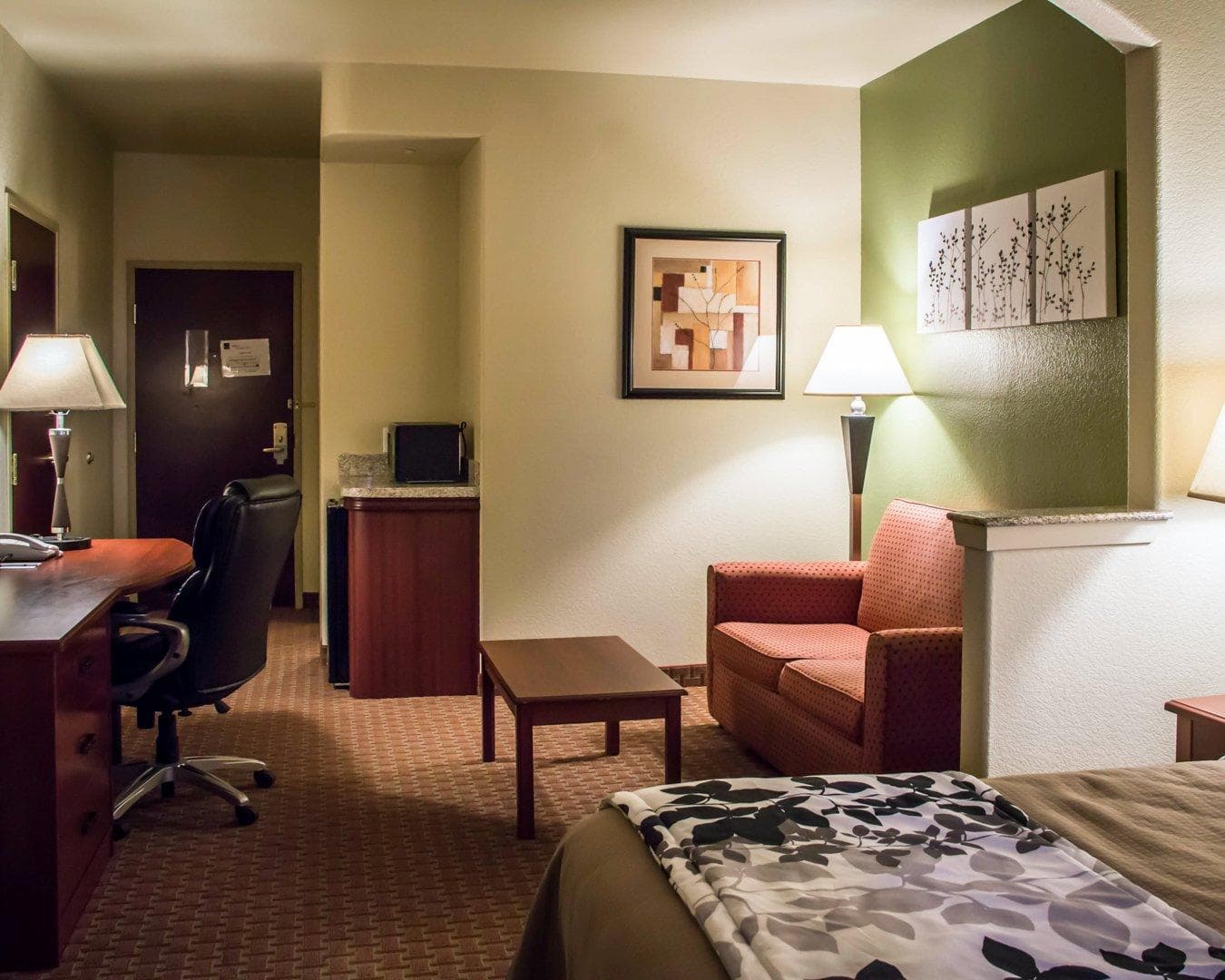 Sleep Inn & Suites at Six Flags — 6