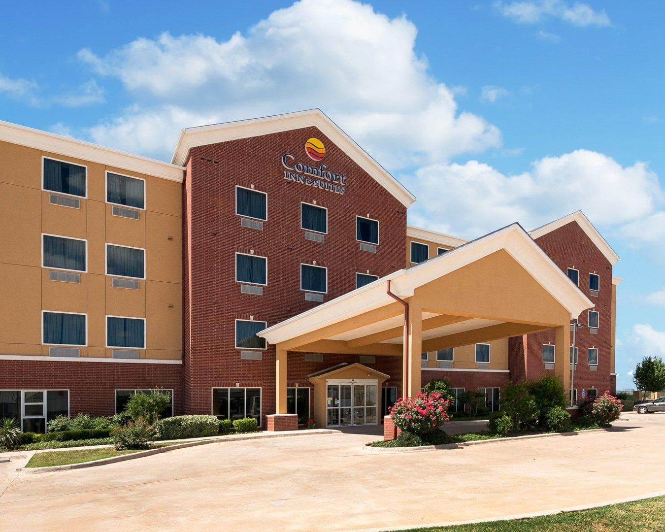 Comfort Inn & Suites Regional Medical Center - Image 1
