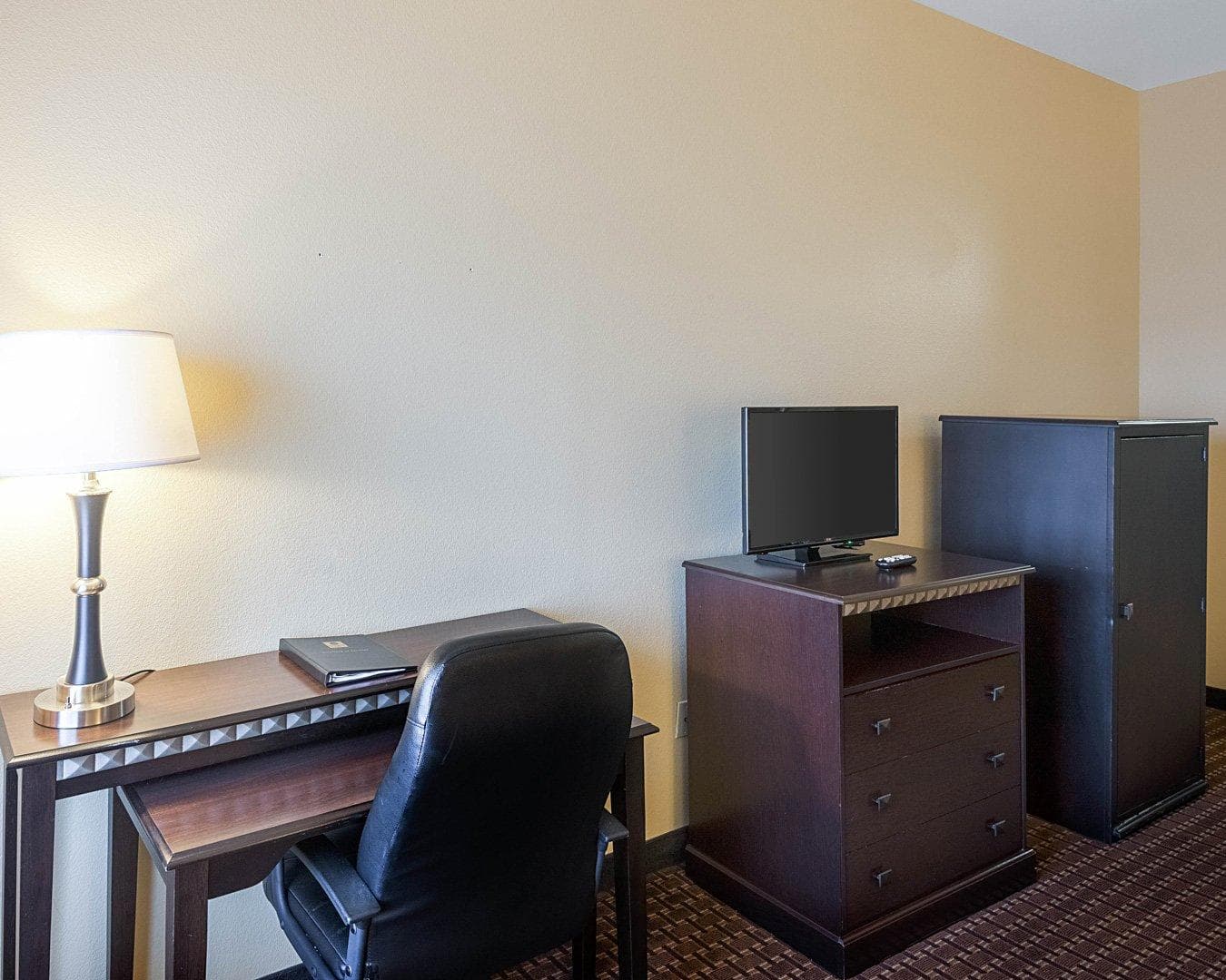 Comfort Inn & Suites Regional Medical Center - Image 5