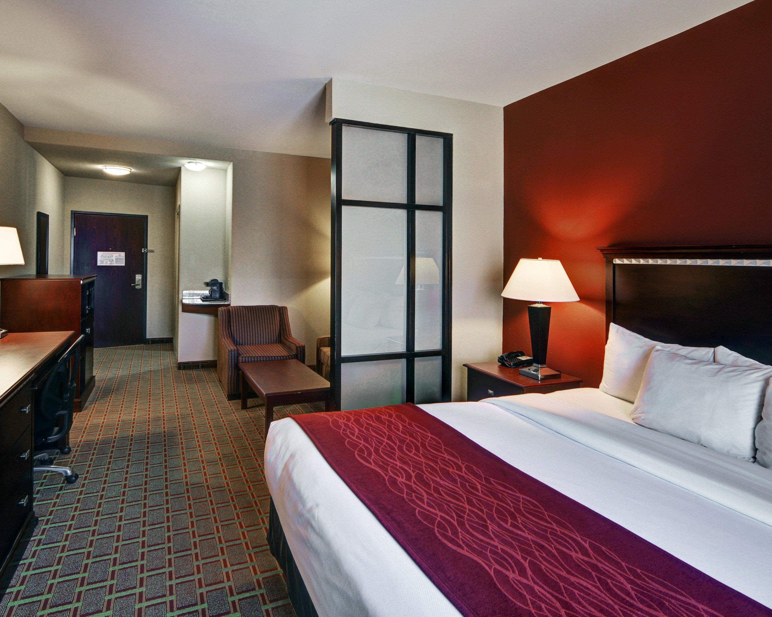 Comfort Suites Lake Worth - Image 2