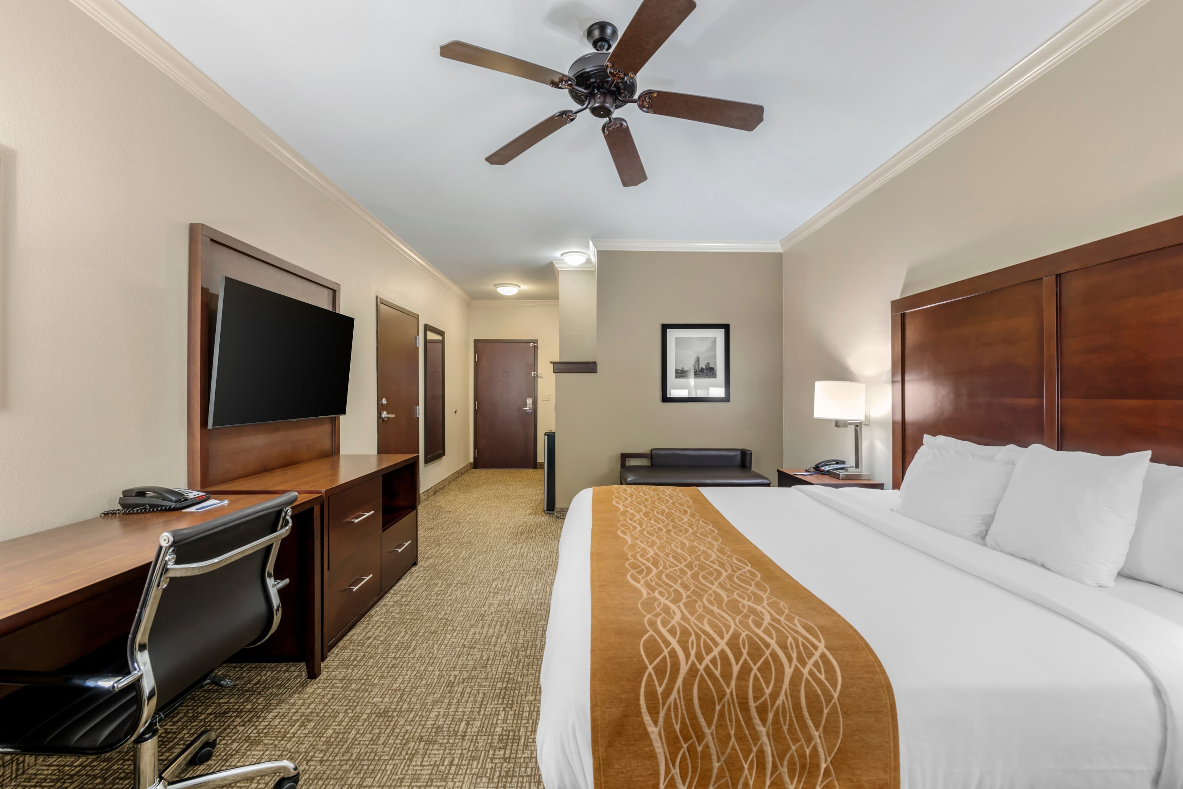 Comfort Inn & Suites Fort Worth - Fossil Creek - Image 2
