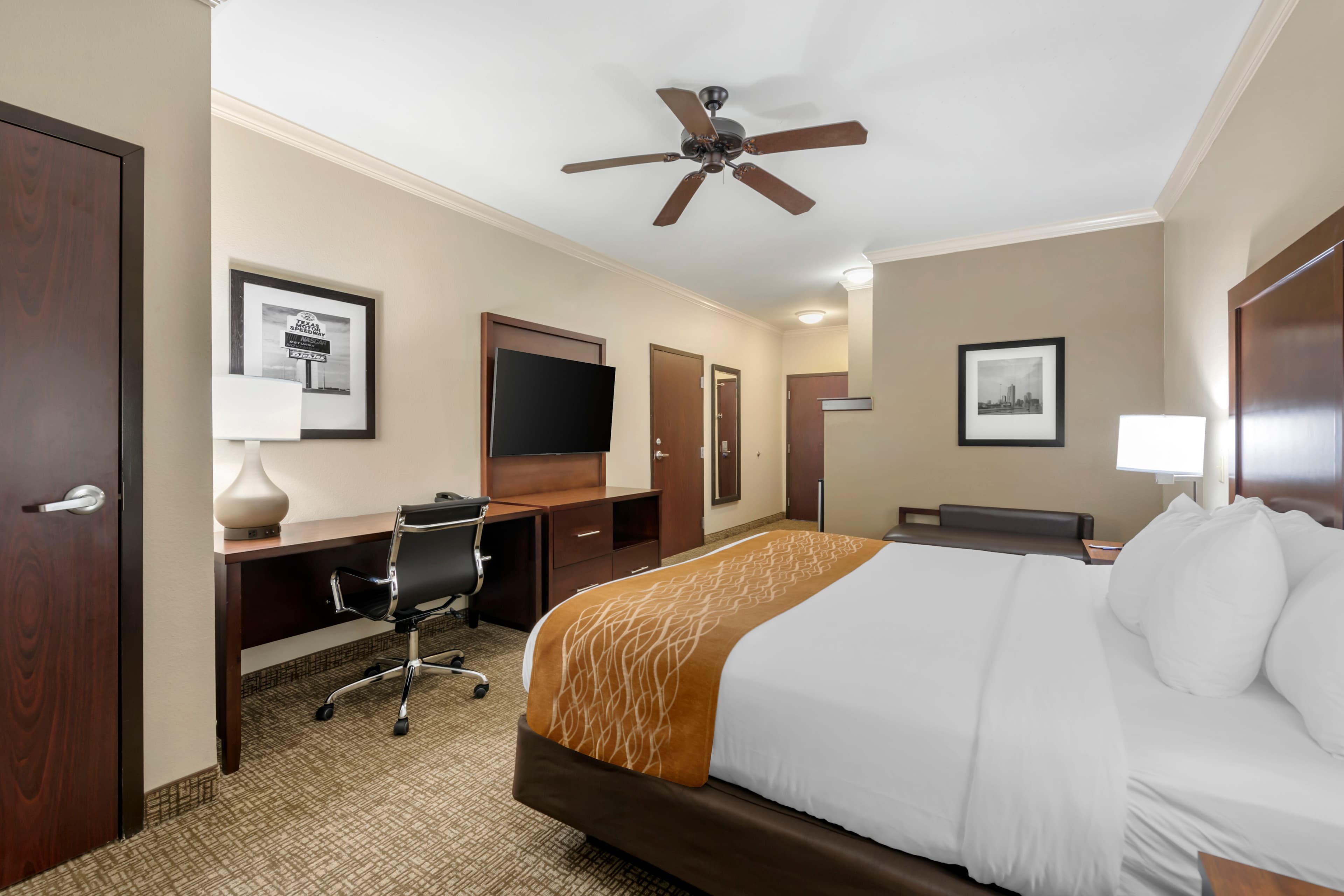 Comfort Inn & Suites Fort Worth - Fossil Creek - Image 3