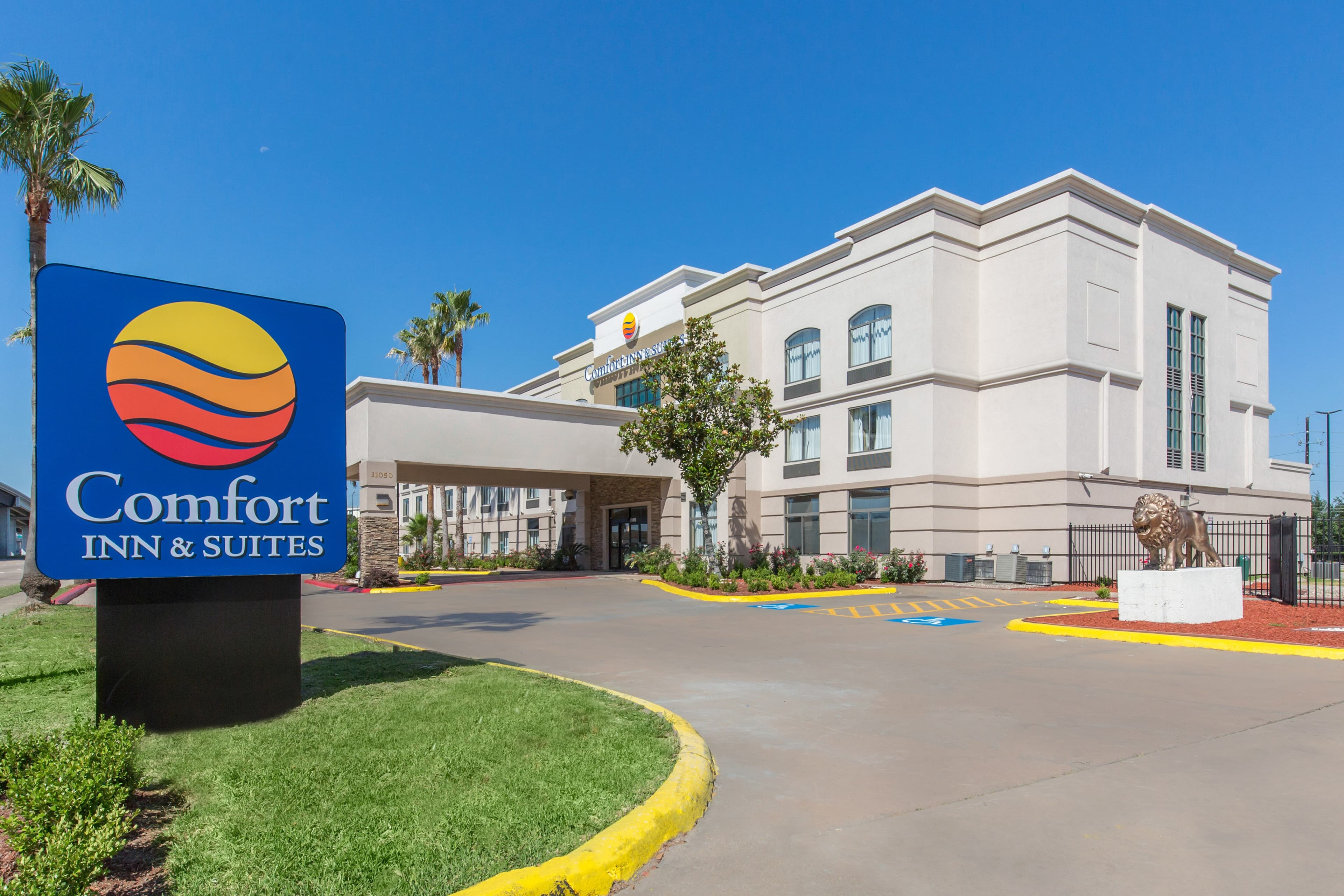 Comfort Inn & Suites SW Houston Sugarland - Image 1