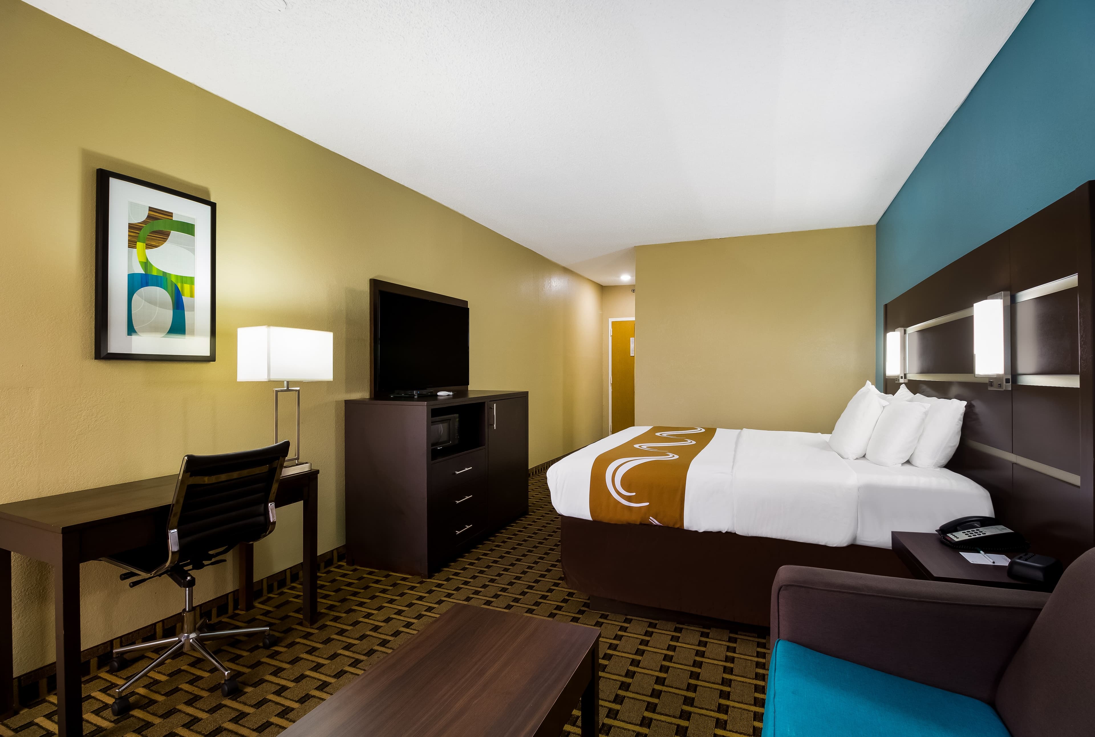 Quality Inn Houston East I-10 - Image 4
